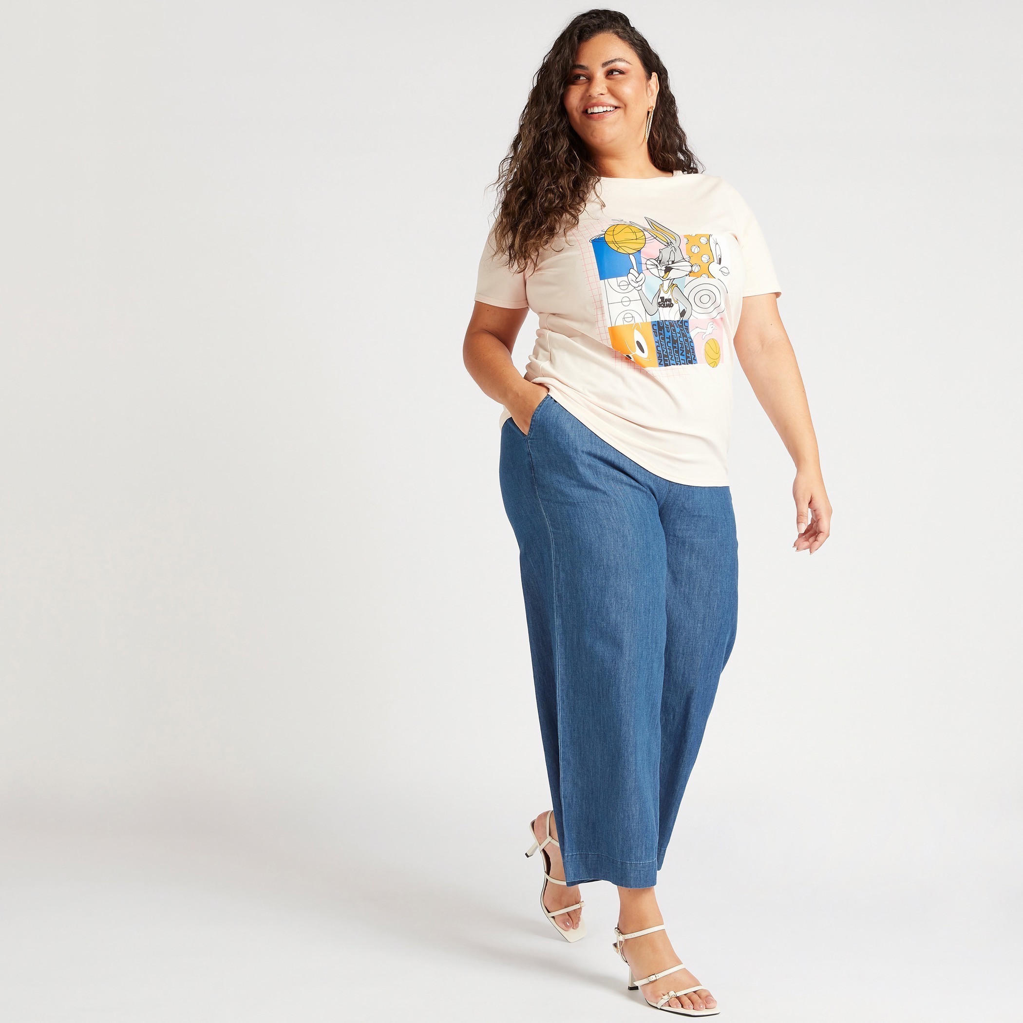 تيشيرت بياقة ضيقة وأكمام قصيرة وطبعات-women-clothing-tshirts-image-2
