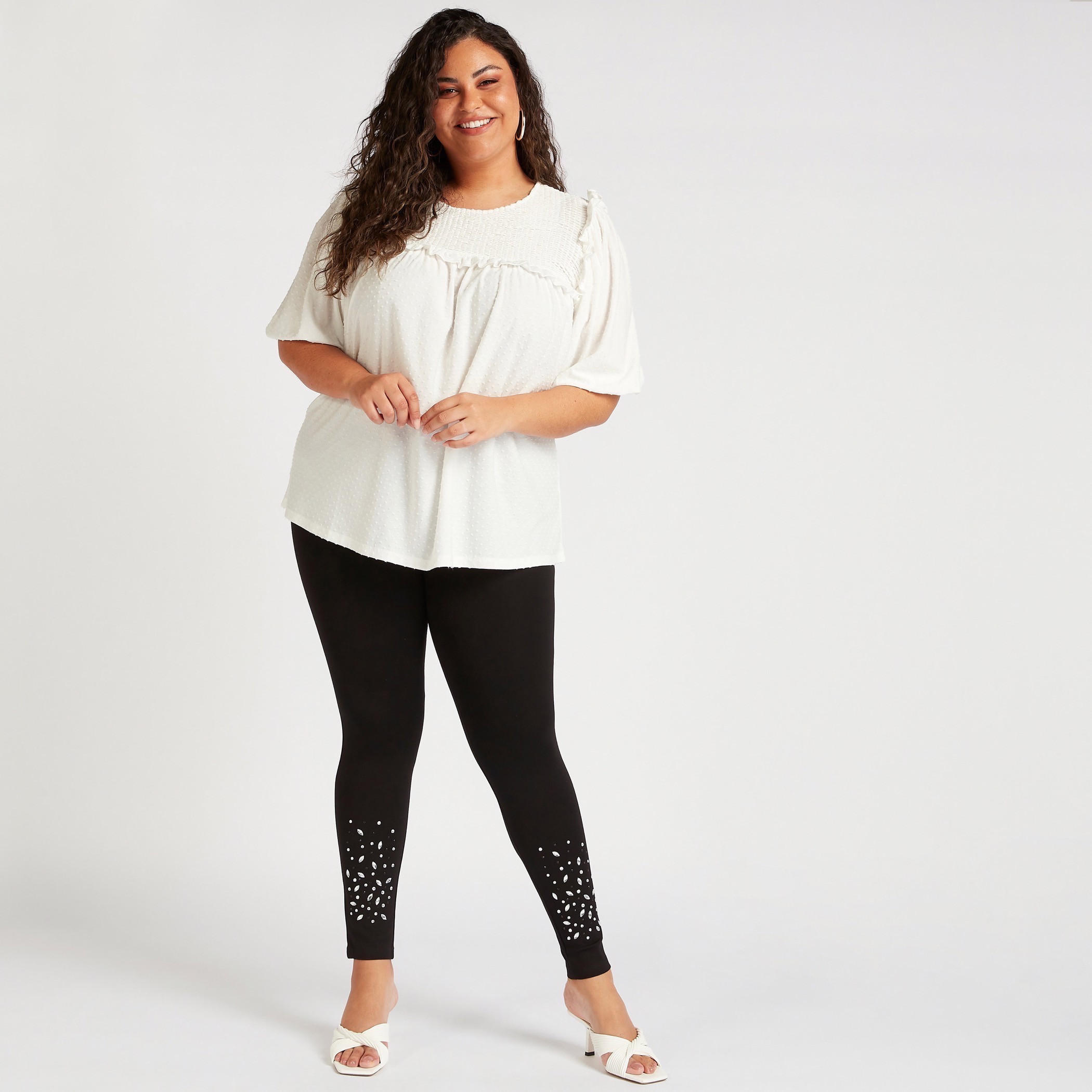 بلوزة مطرّزة بياقة مستديرة-women-clothing-shirtsandblouses-blouses-image-2