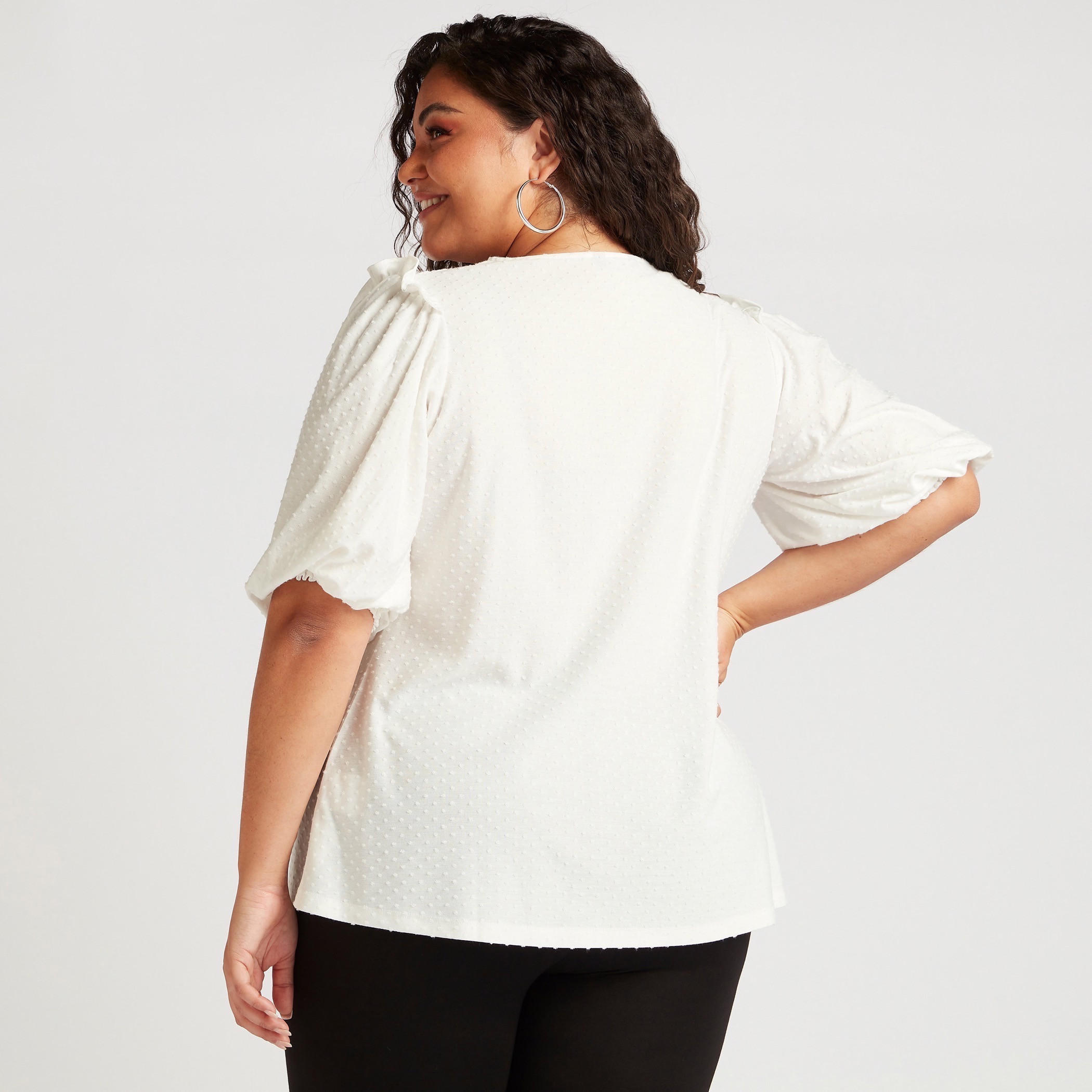 بلوزة مطرّزة بياقة مستديرة-women-clothing-shirtsandblouses-blouses-image-4