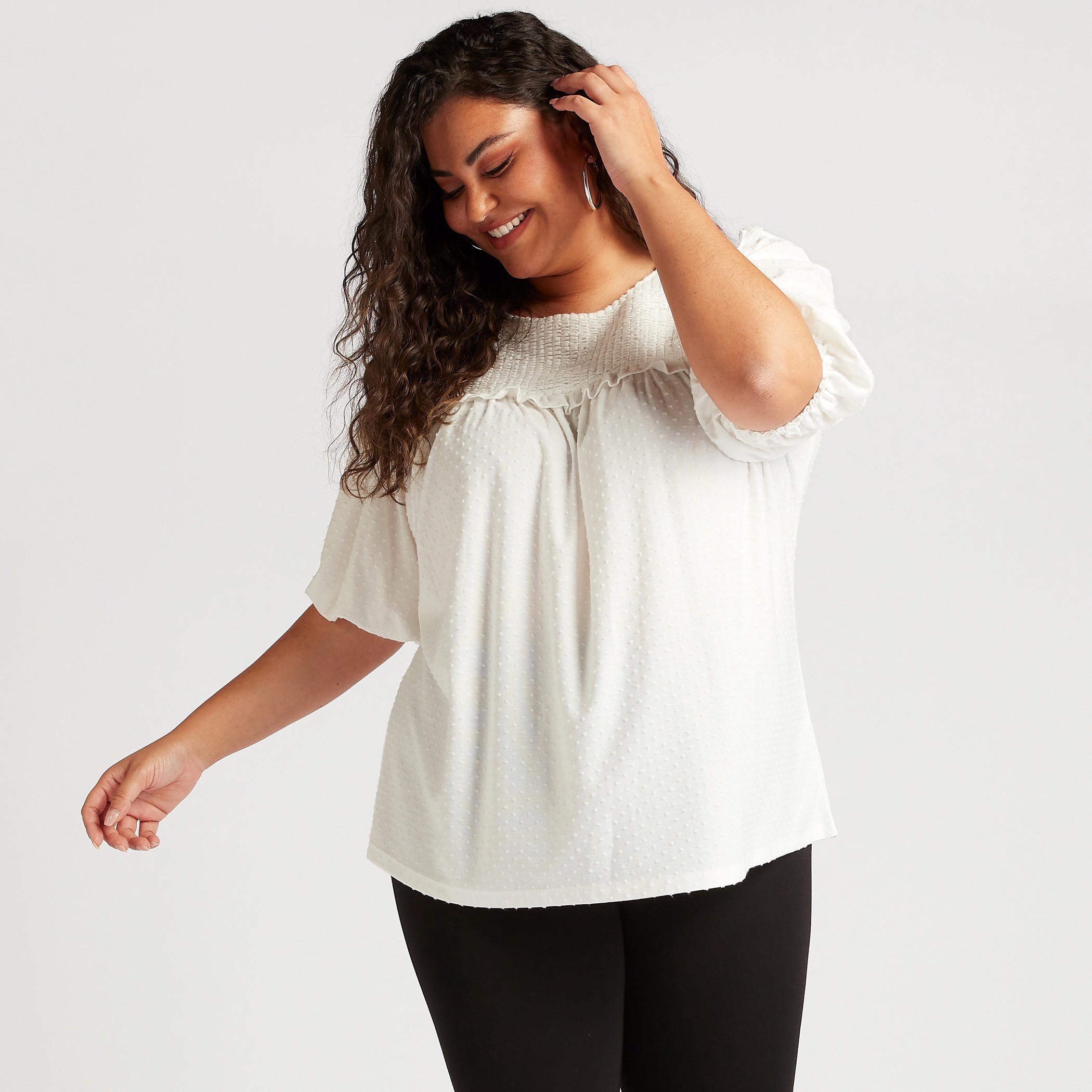 بلوزة مطرّزة بياقة مستديرة-women-clothing-shirtsandblouses-blouses-image-5