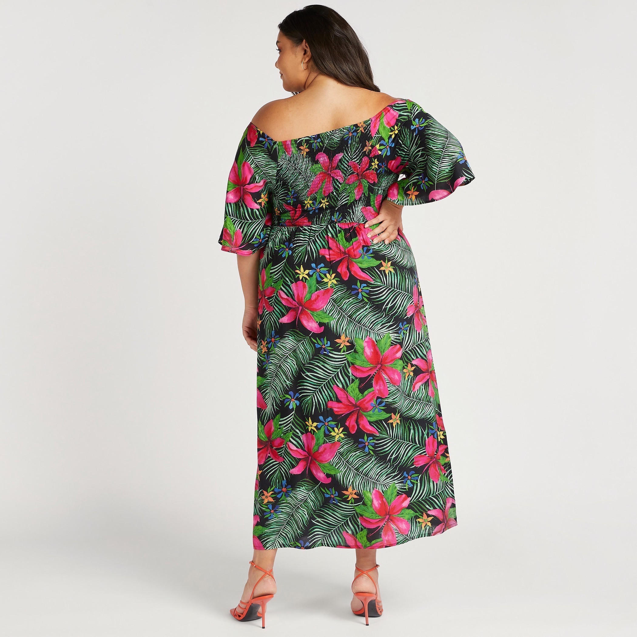 فستان بياقة مفتوحة وطبعات أزهار وتفاصيل مطرزة-women-clothing-dresses-image-4