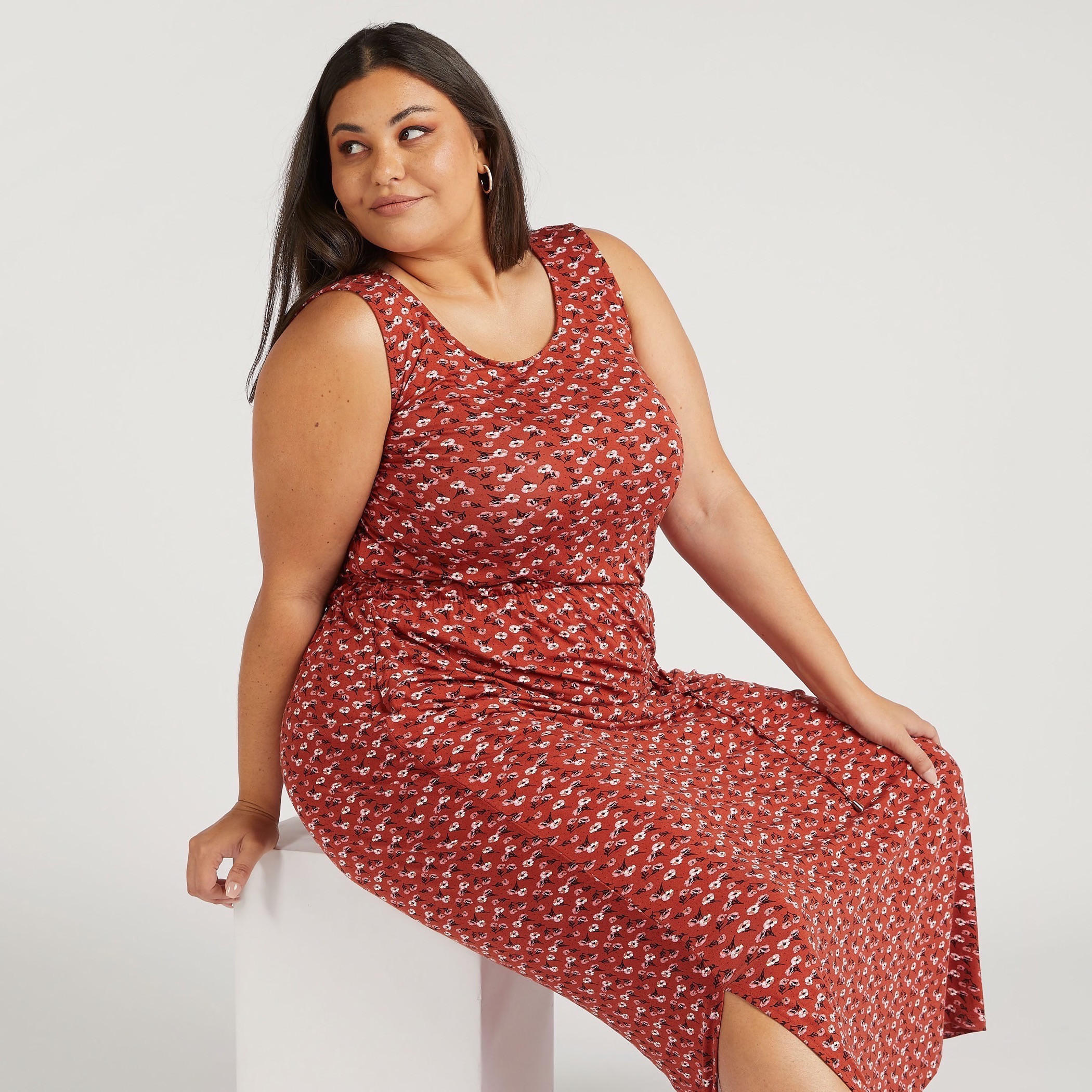 فستان واسع طويل دون أكمام بجيوب وحزام رباط وطبعات أزهار-women-clothing-dresses-image-1