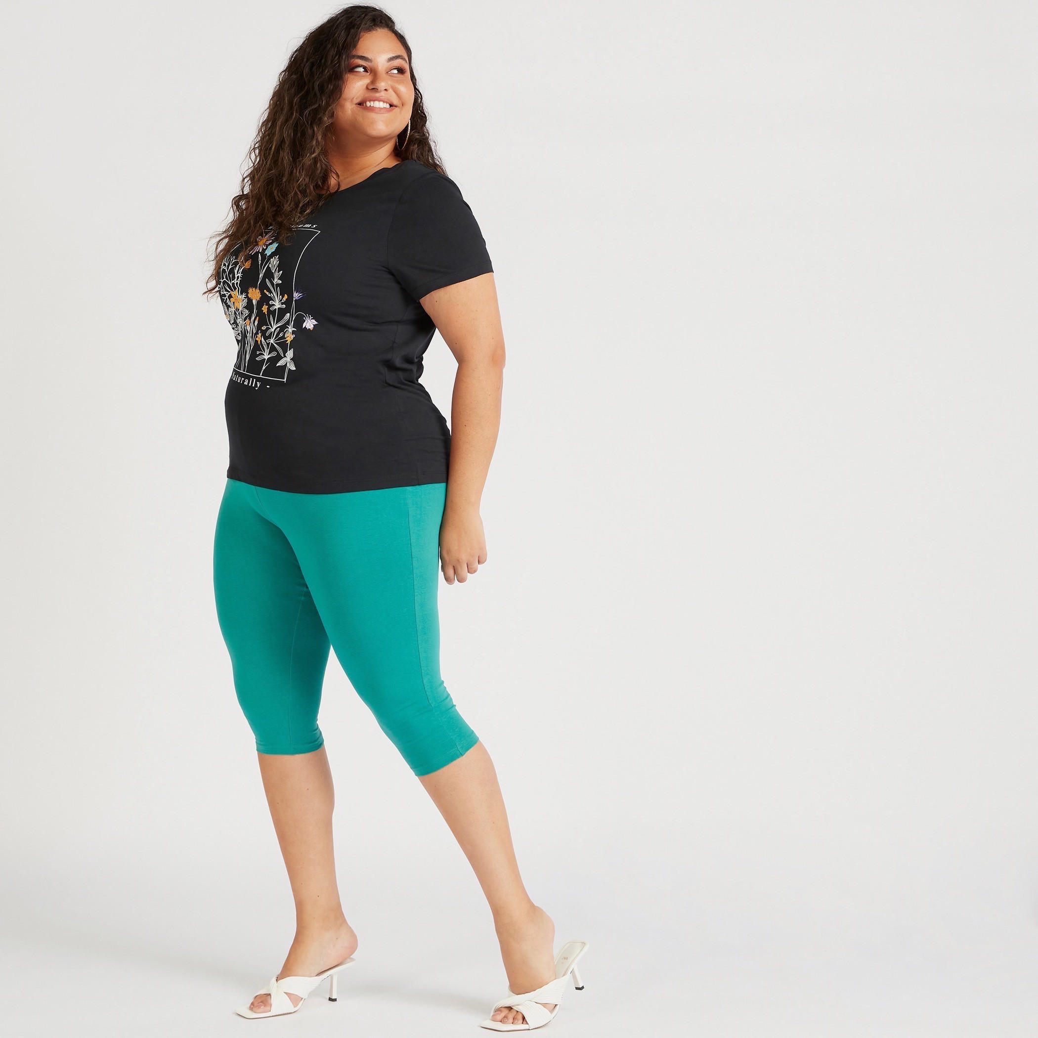 بنطلون سادة قصير بخصر مطّاطي-women-clothing-bottoms-leggings-image-2