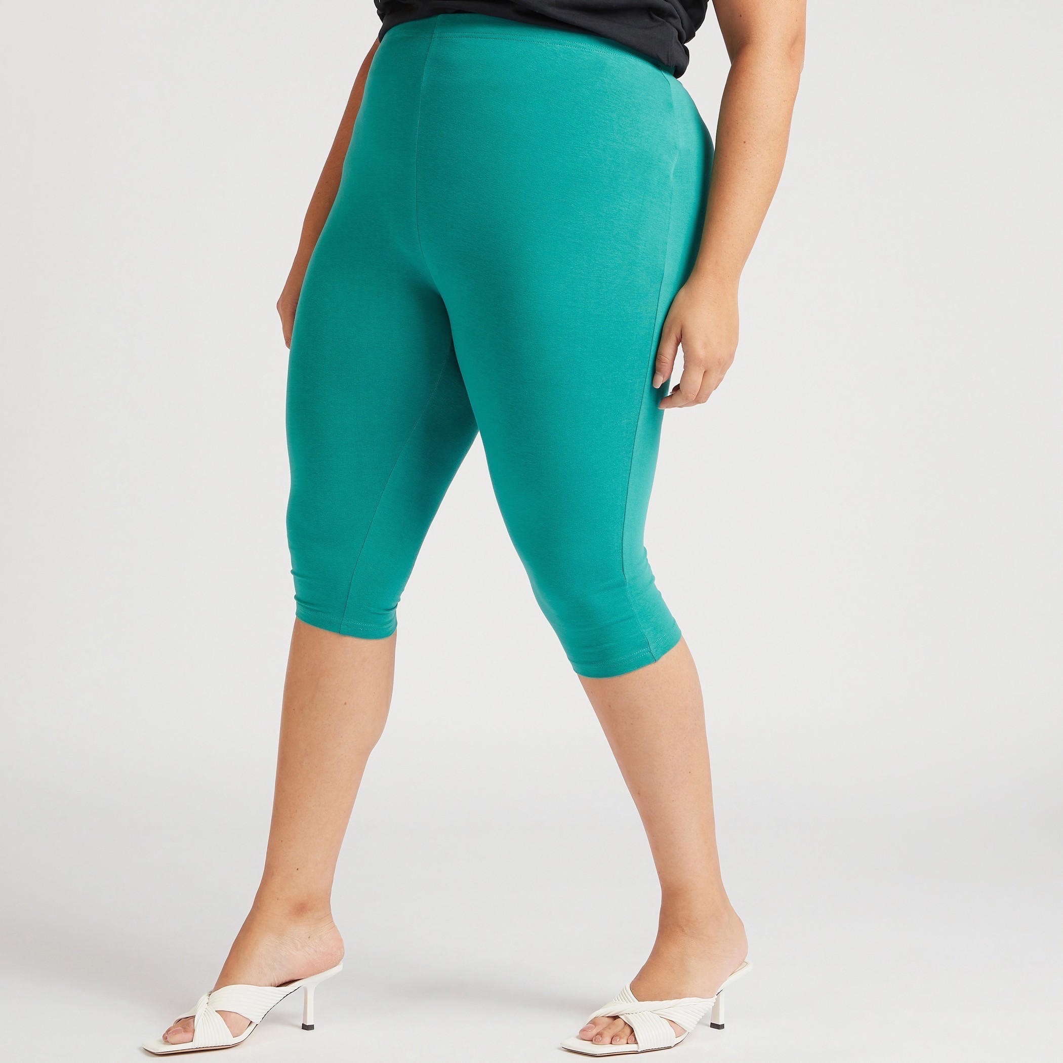 بنطلون سادة قصير بخصر مطّاطي-women-clothing-bottoms-leggings-image-3