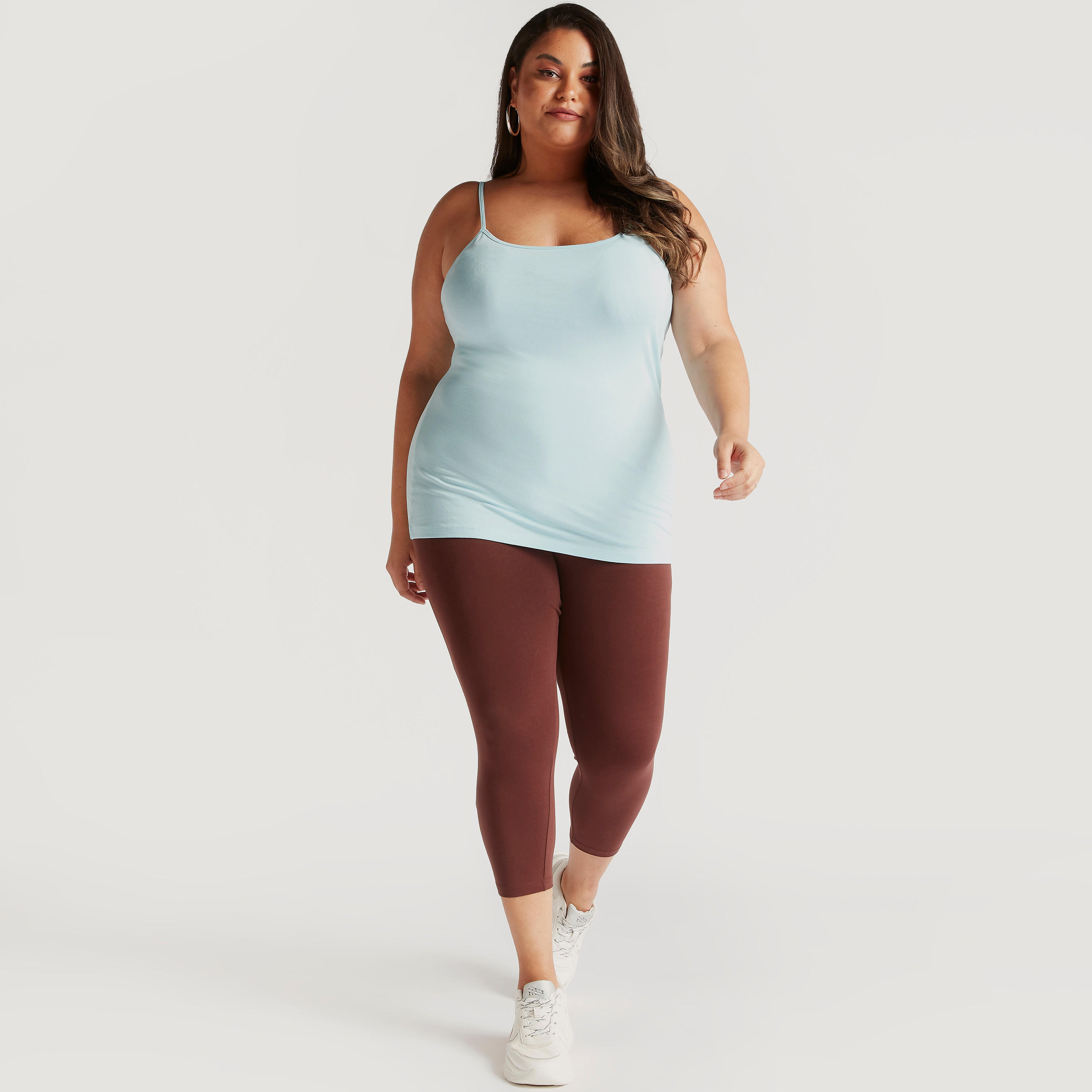 بنطلون ليقنز سادة بخصر مطّاطي-women-clothing-bottoms-leggings-image-3