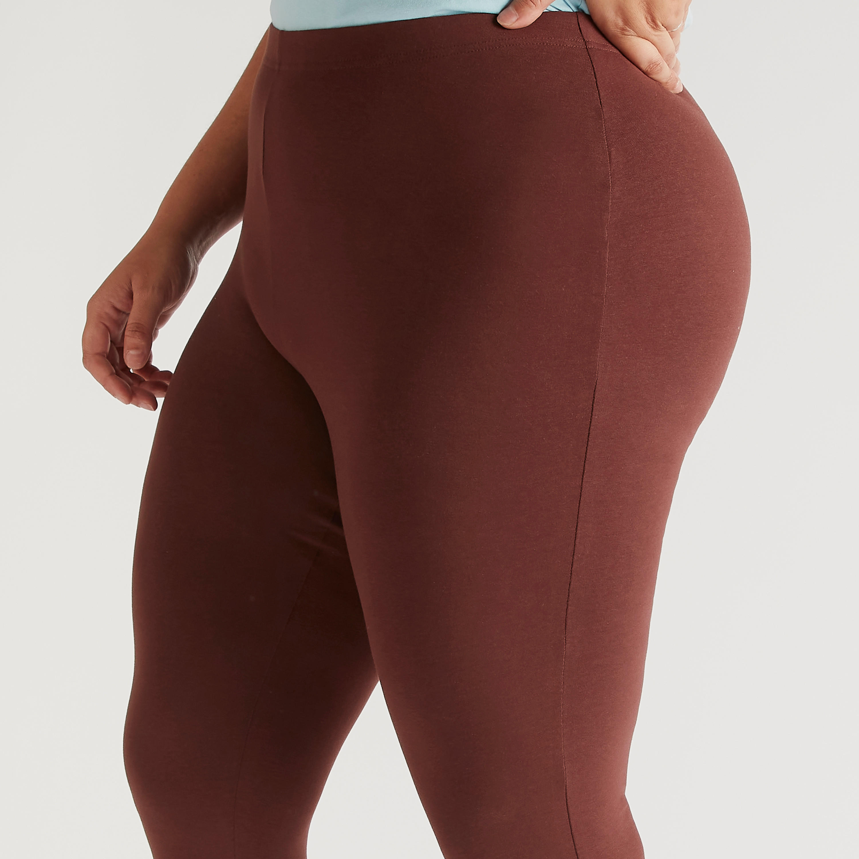 بنطلون ليقنز سادة بخصر مطّاطي-women-clothing-bottoms-leggings-image-2