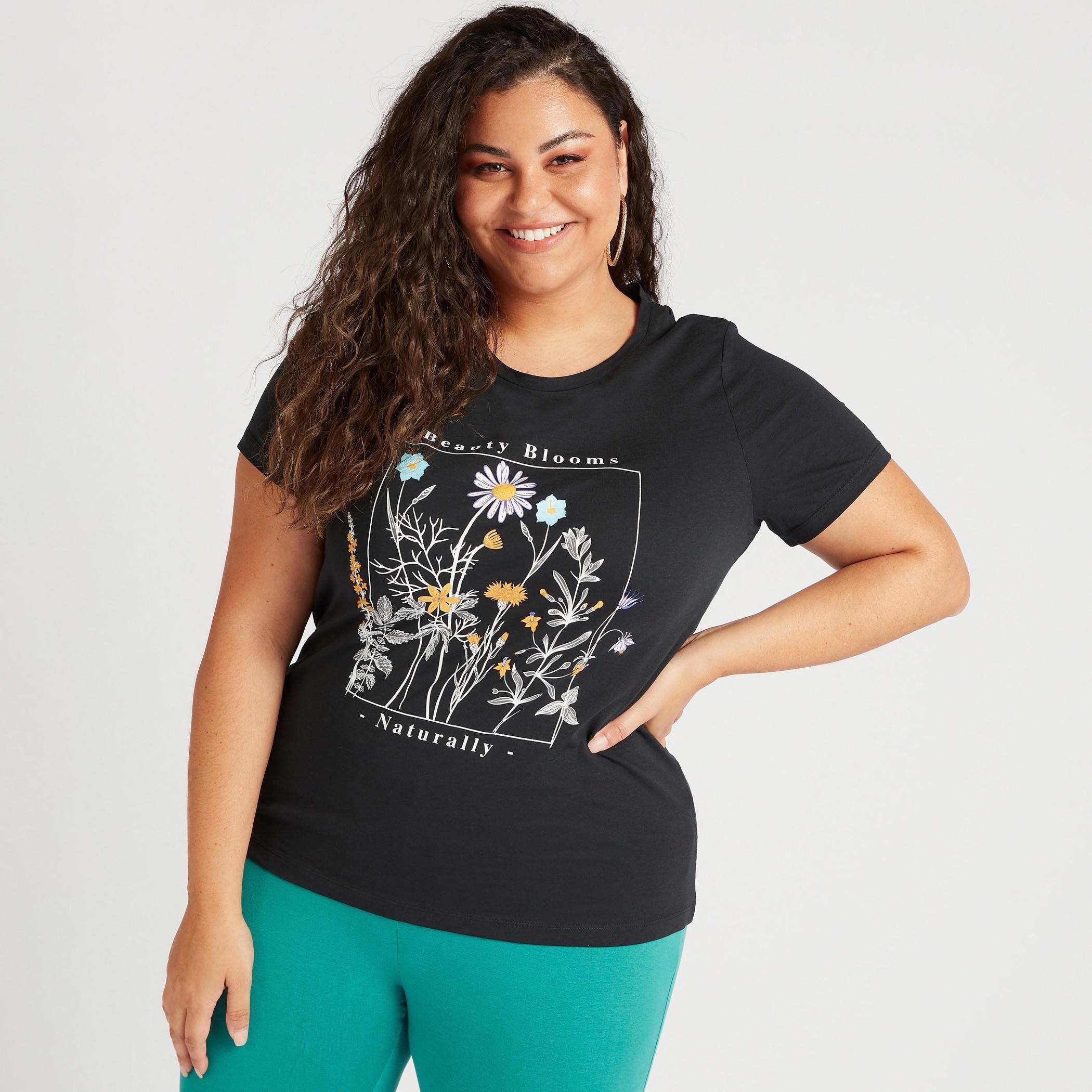 تيشيرت بياقة مستديرة وأكمام قصيرة وطبعات زهرية-women-clothing-tshirts-image-1