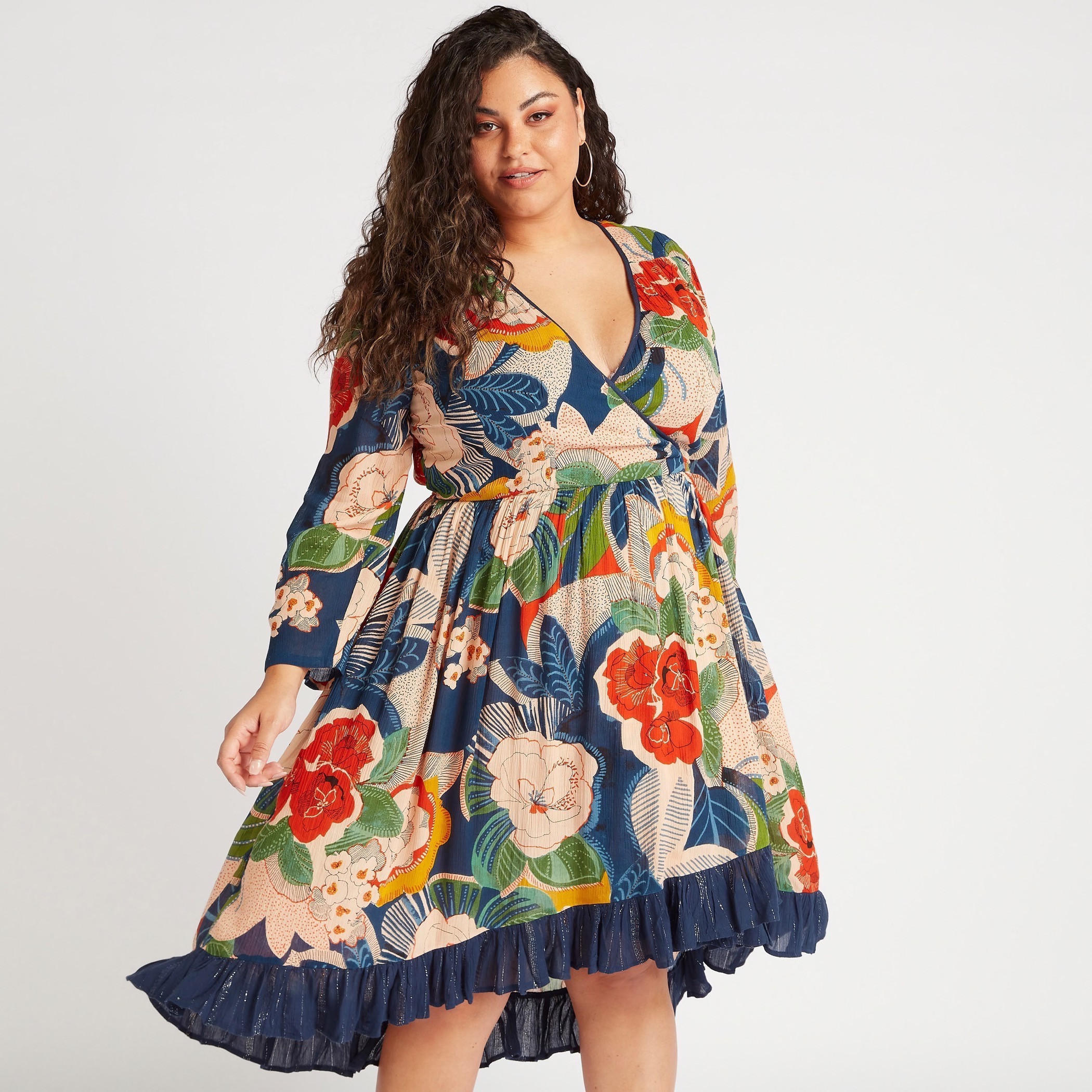 فستان ميدي ملفوف بحوّاف غير مستوية وطبعات زهرية-women-clothing-dresses-image-1