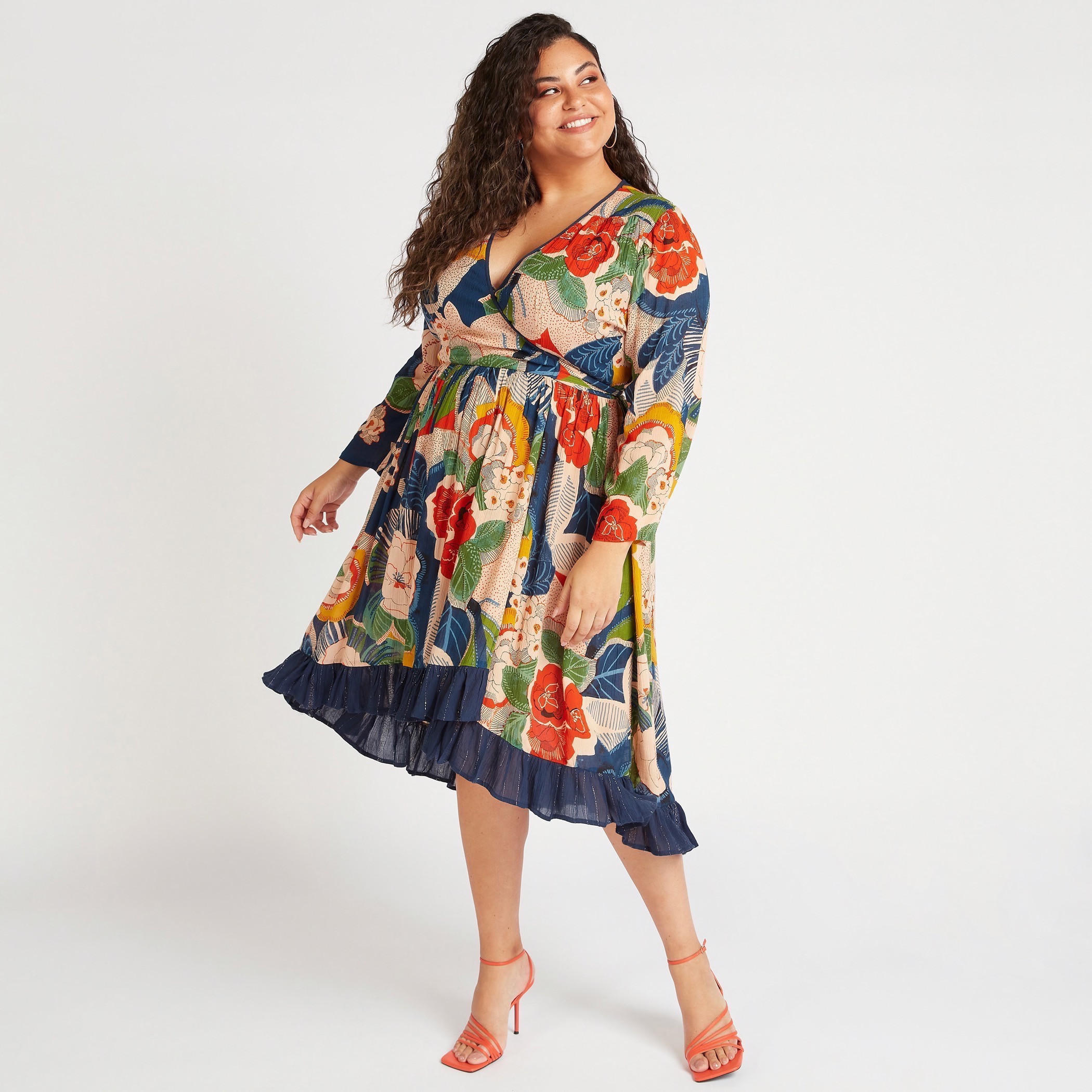 فستان ميدي ملفوف بحوّاف غير مستوية وطبعات زهرية-women-clothing-dresses-image-6