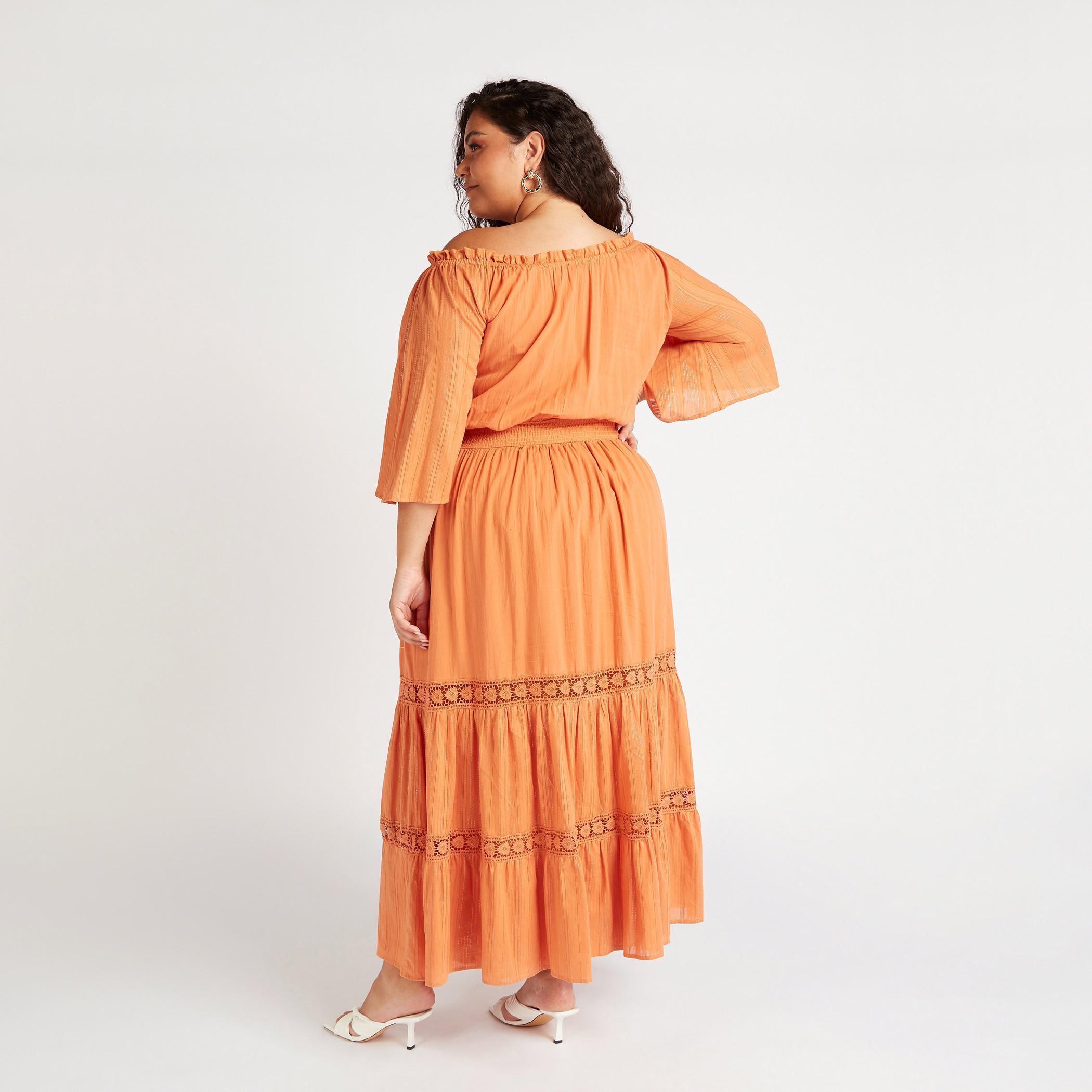 فستان طويل إيه لاين مطرّز بياقة بتفاصيل كشكش-women-clothing-dresses-image-4