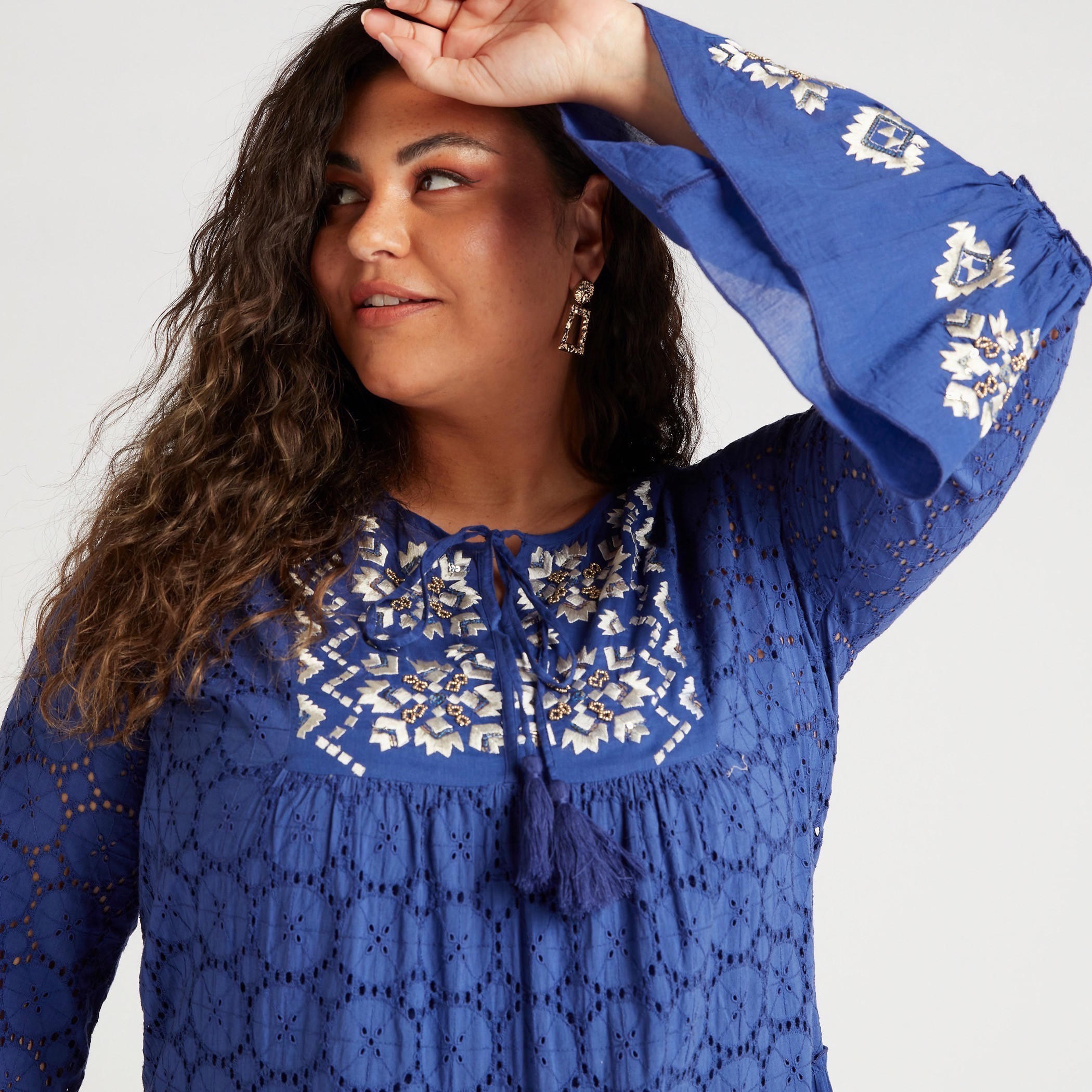 فستان طويل إيه لاين مطرّز إيه لاين بياقة أربطة-women-clothing-dresses-image-4