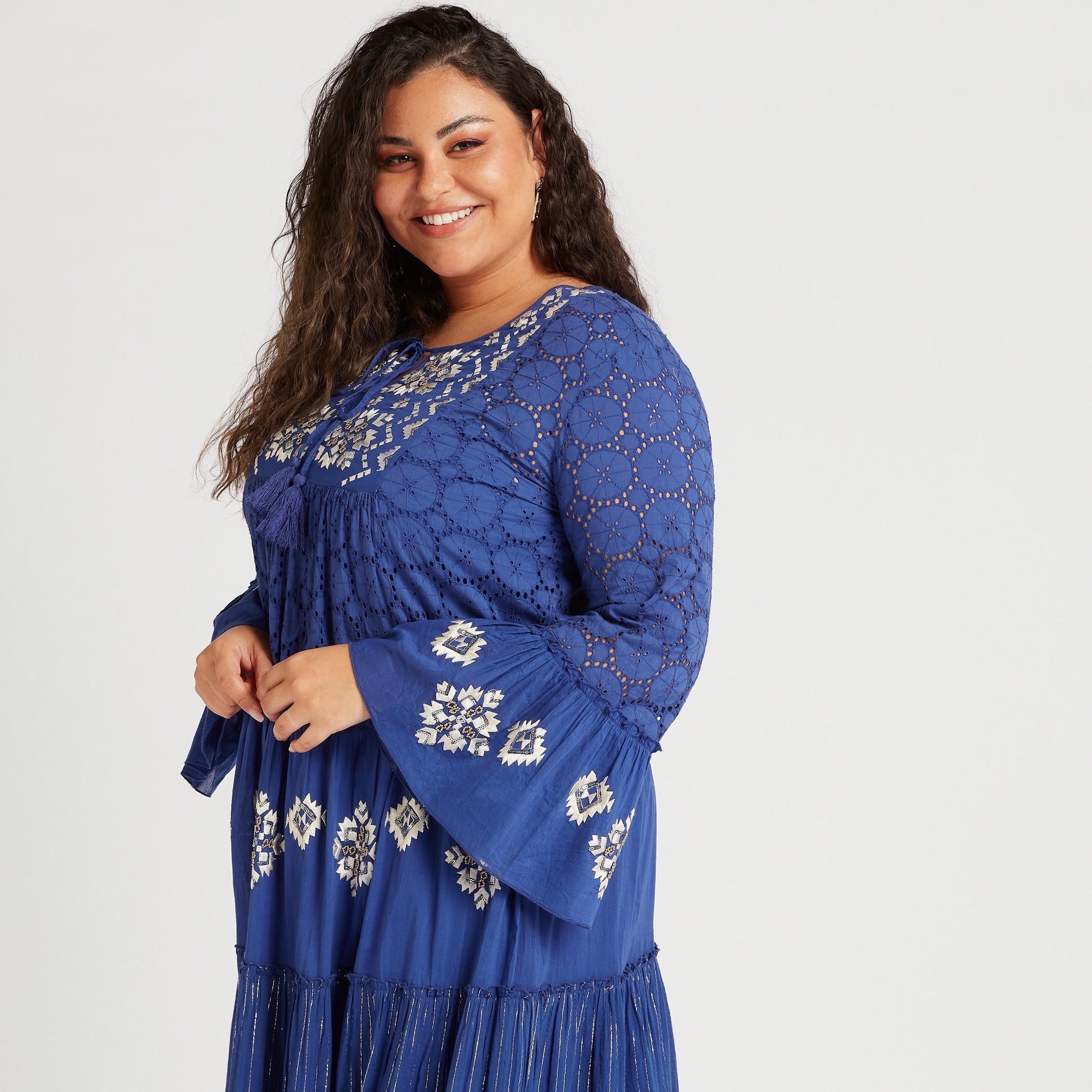فستان طويل إيه لاين مطرّز إيه لاين بياقة أربطة-women-clothing-dresses-image-1