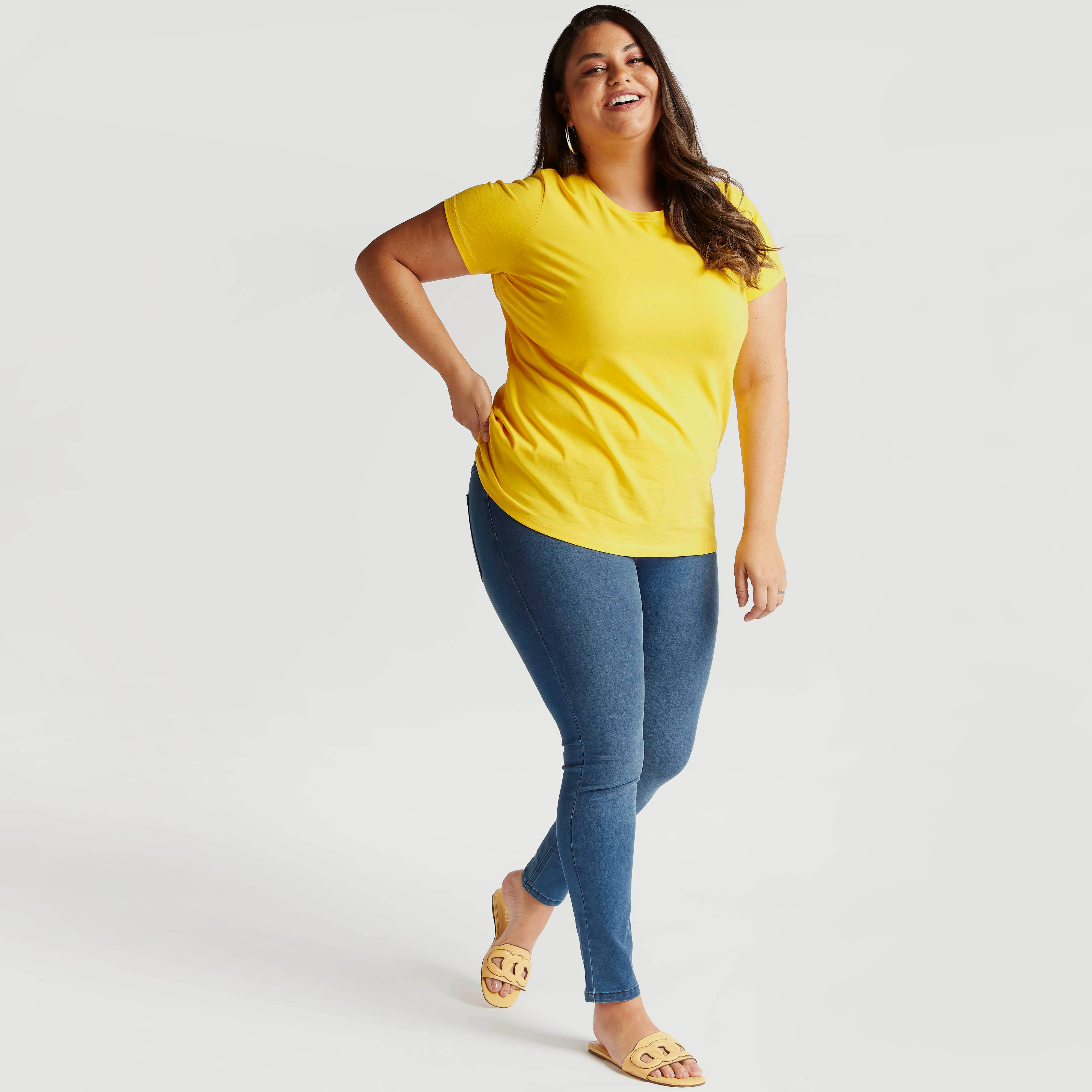 بلوزة سادة بياقة ضيّقة وأكمام قصيرة-women-clothing-tshirts-image-2
