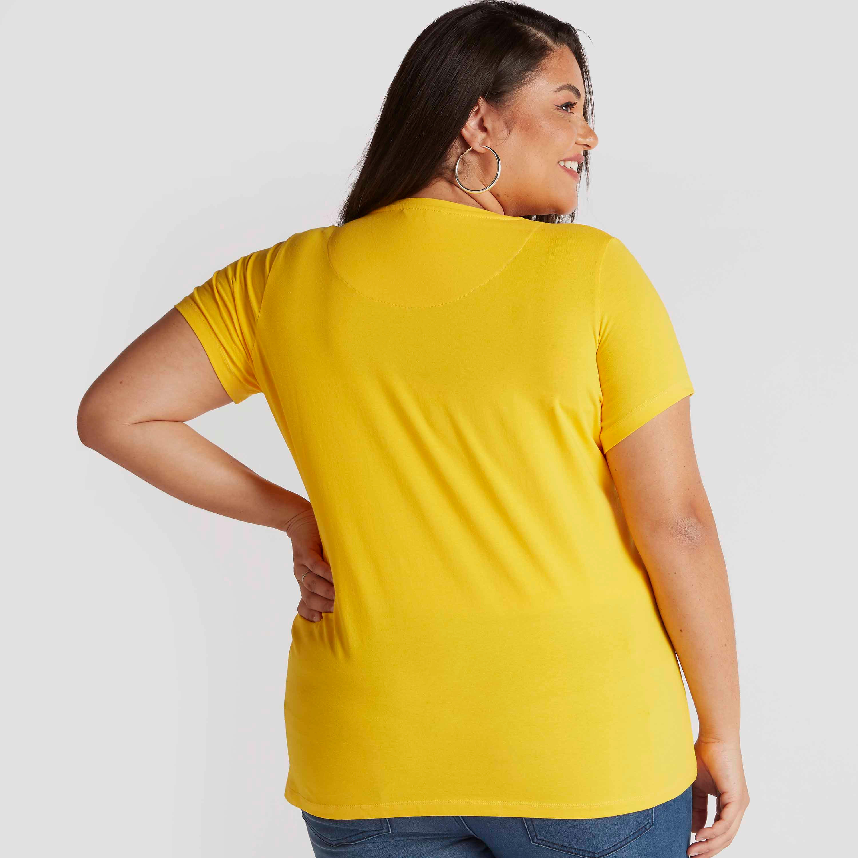 بلوزة سادة بياقة ضيّقة وأكمام قصيرة-women-clothing-tshirts-image-4