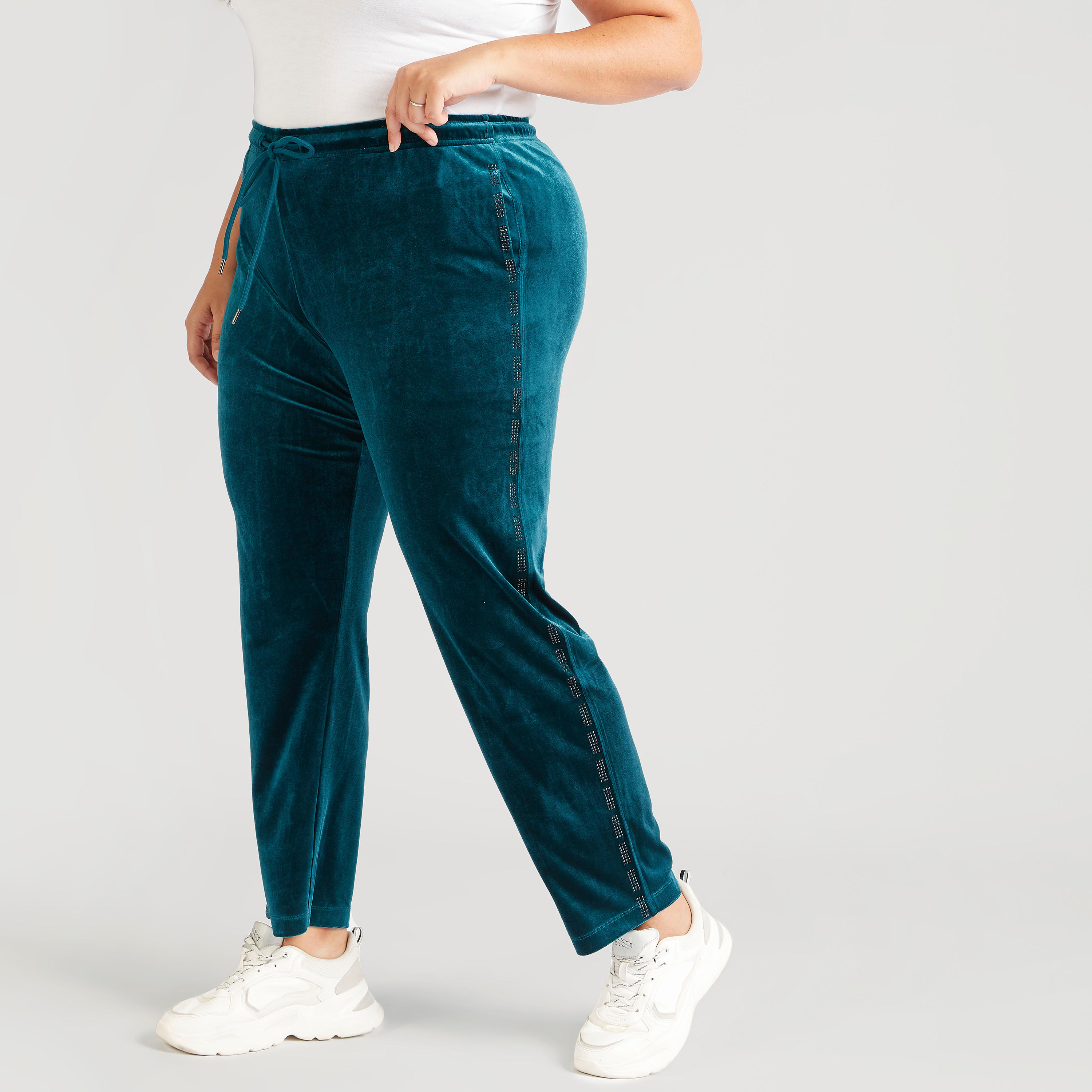 بنطلون رياضي مزيّن بتفاصيل شريطة ورباط إغلاق وجيوب-women-clothing-bottoms-joggers-image-1