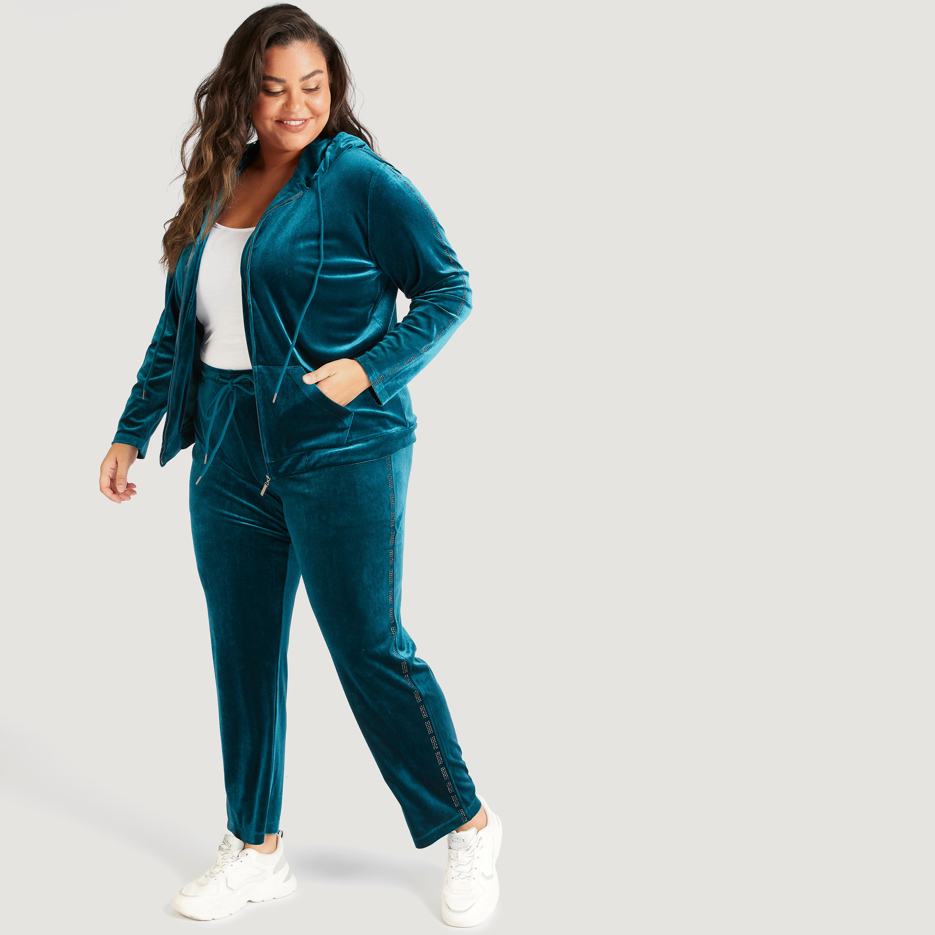 بنطلون رياضي مزيّن بتفاصيل شريطة ورباط إغلاق وجيوب-women-clothing-bottoms-joggers-image-5