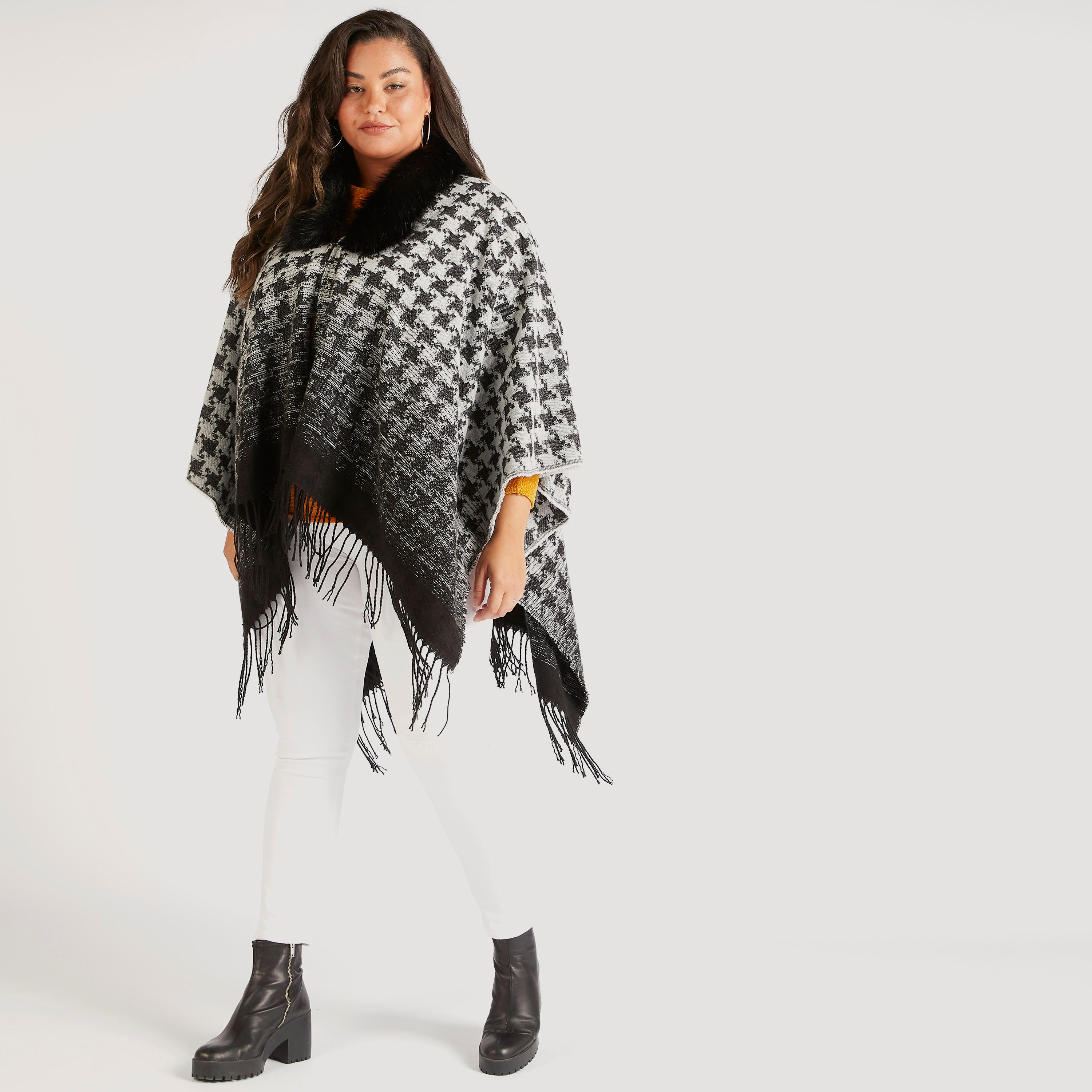 بونشوه خفيف كاروهات أبيض وأسود مع تفاصيل شراشيب-women-winterwear-cardigansandjumpers-cardigans-image-6