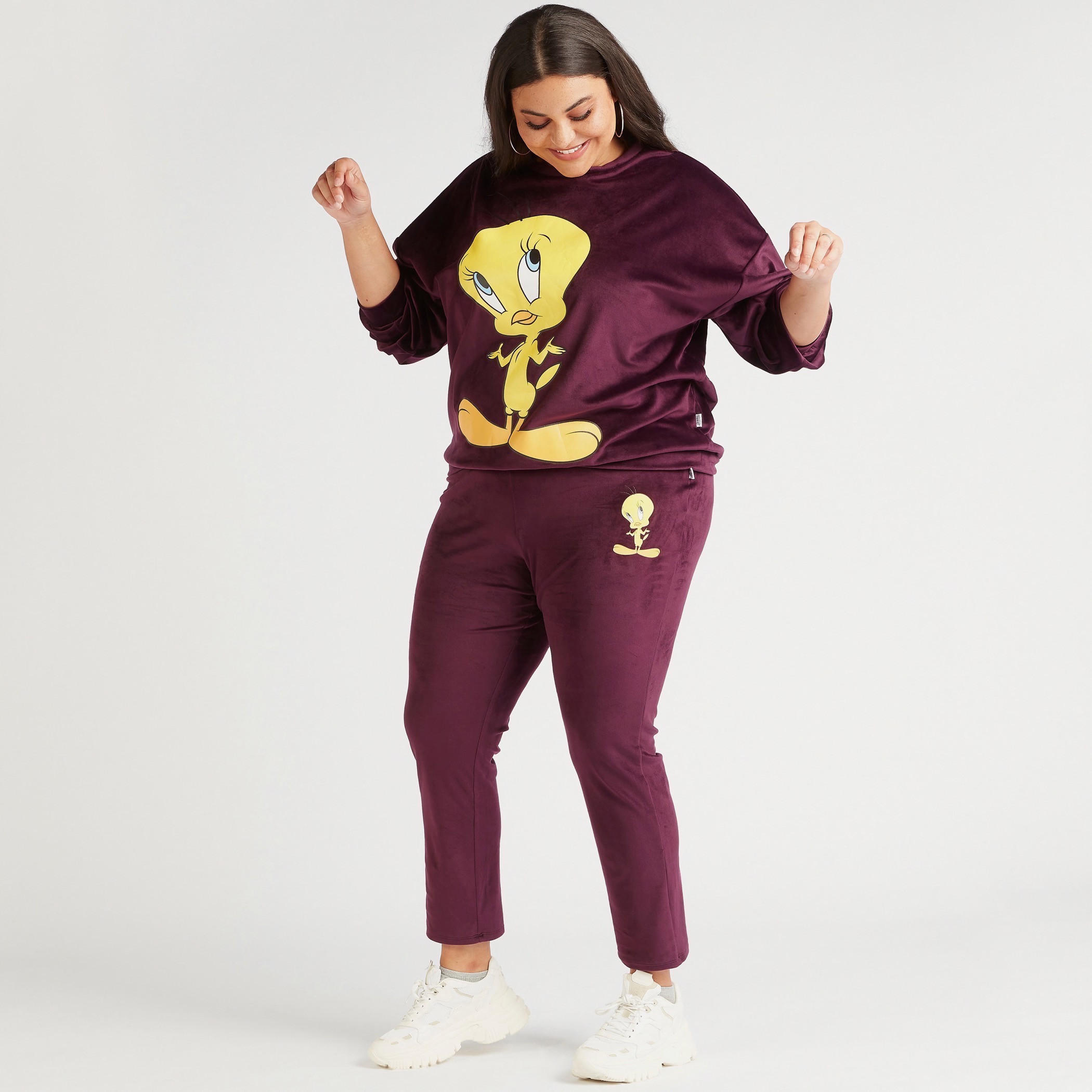 بنطلون رياضي بارز الملمس بطبعات تويتي وخصر مطاطي-women-clothing-bottoms-joggers-image-2