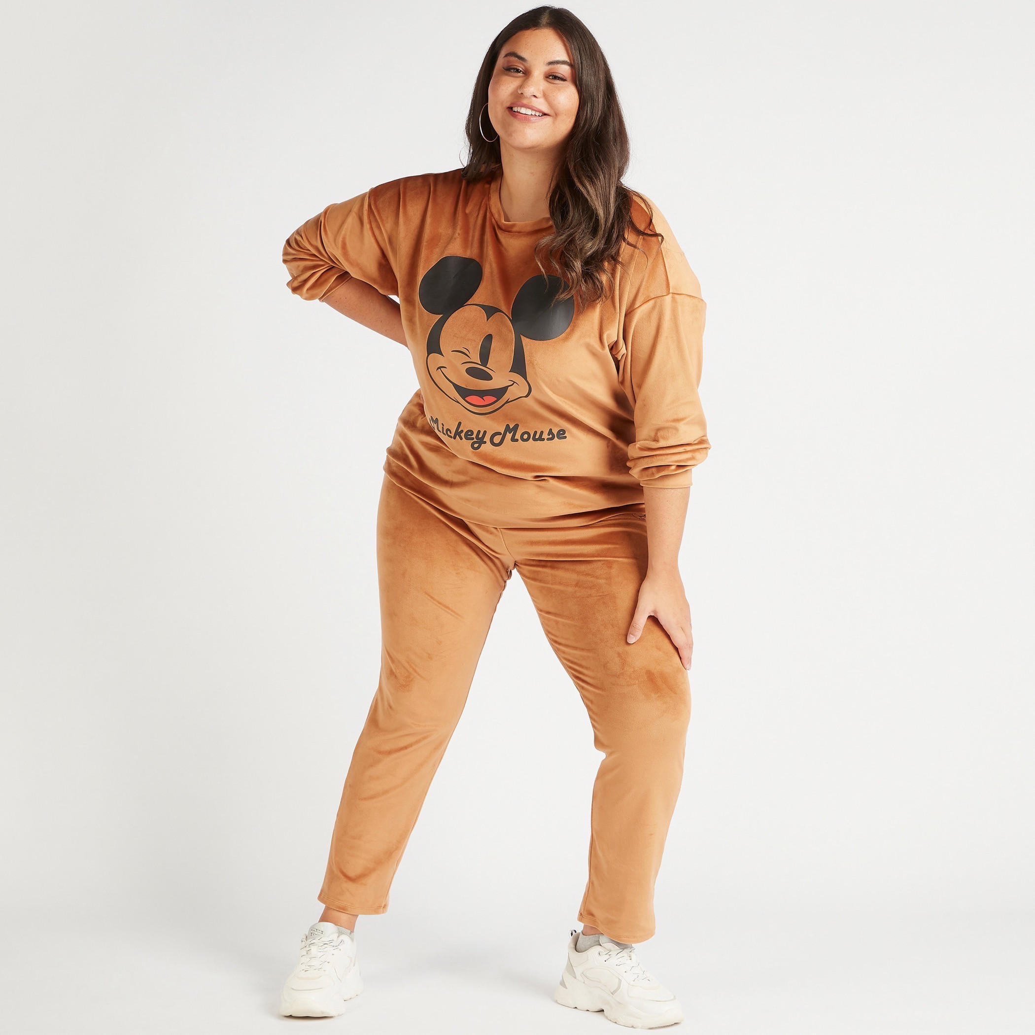 سويت شيرت بياقة ضيقة وأكمام طويلة وطبعات ميكي ماوس-women-winterwear-hoodiesandsweatshirts-sweatshirts-image-2
