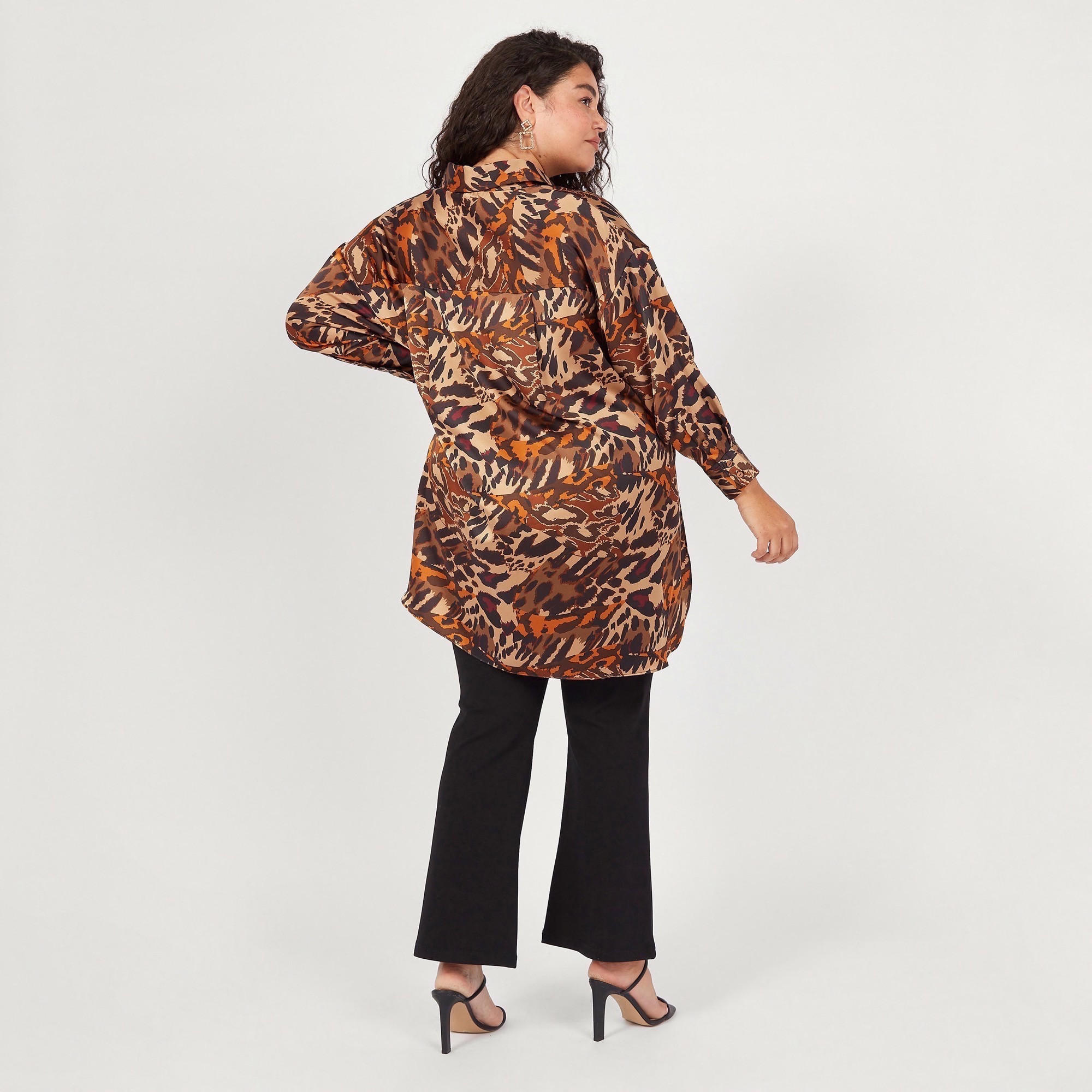 تونيك بأطراف غير مستوية وطبعات حيوانات وأكمام طويلة-women-clothing-shirtsandblouses-blouses-image-4