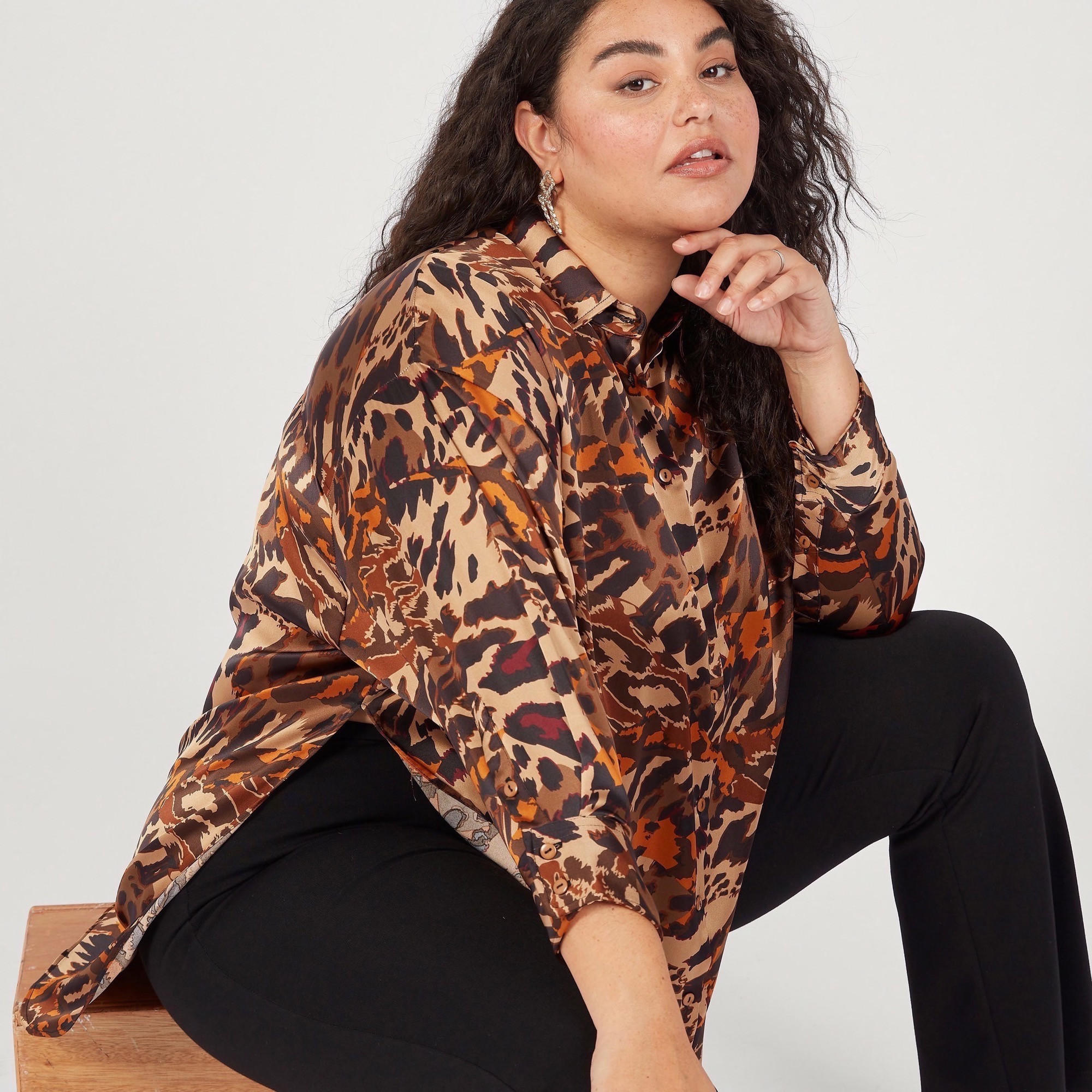 تونيك بأطراف غير مستوية وطبعات حيوانات وأكمام طويلة-women-clothing-shirtsandblouses-blouses-image-5