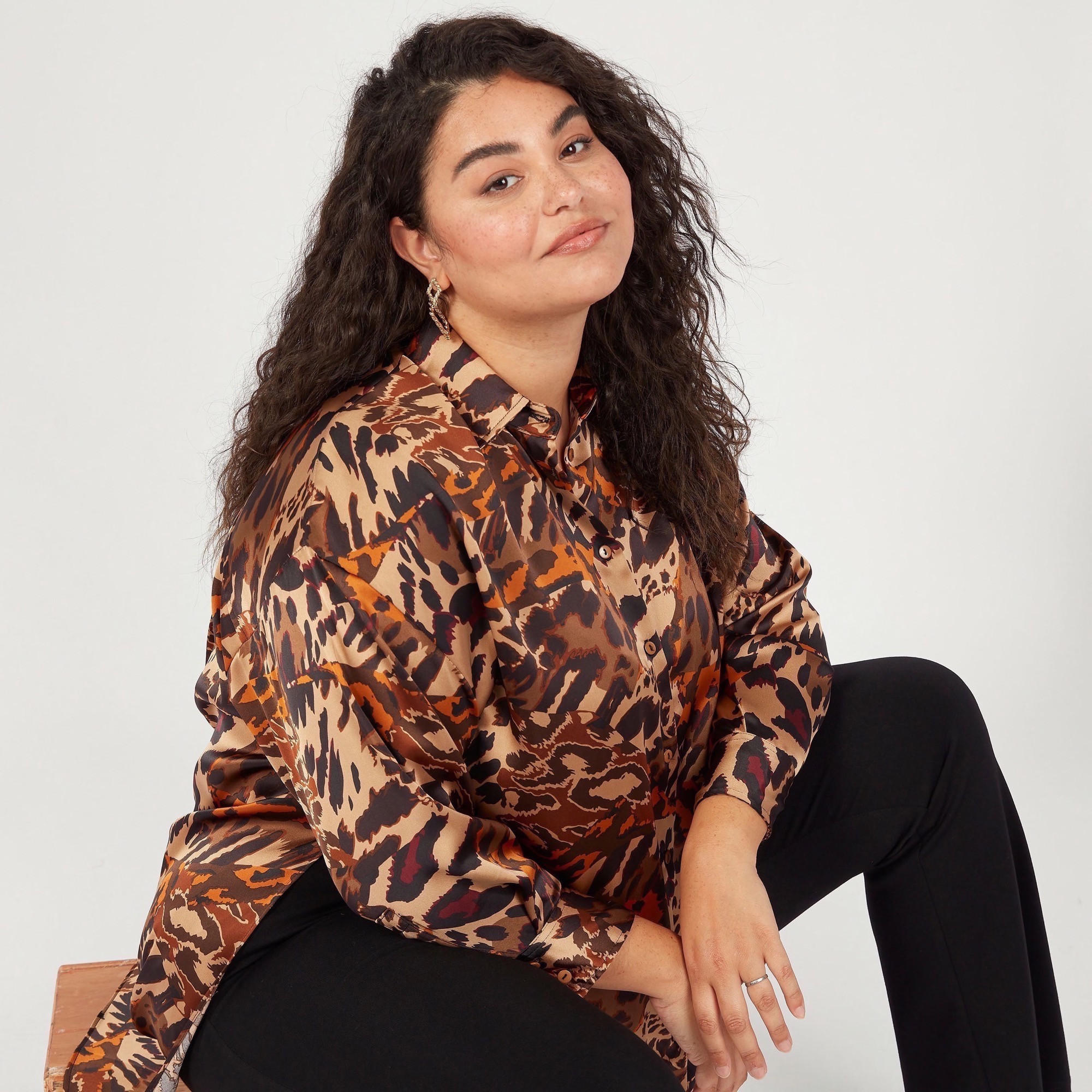 تونيك بأطراف غير مستوية وطبعات حيوانات وأكمام طويلة-women-clothing-shirtsandblouses-blouses-image-6
