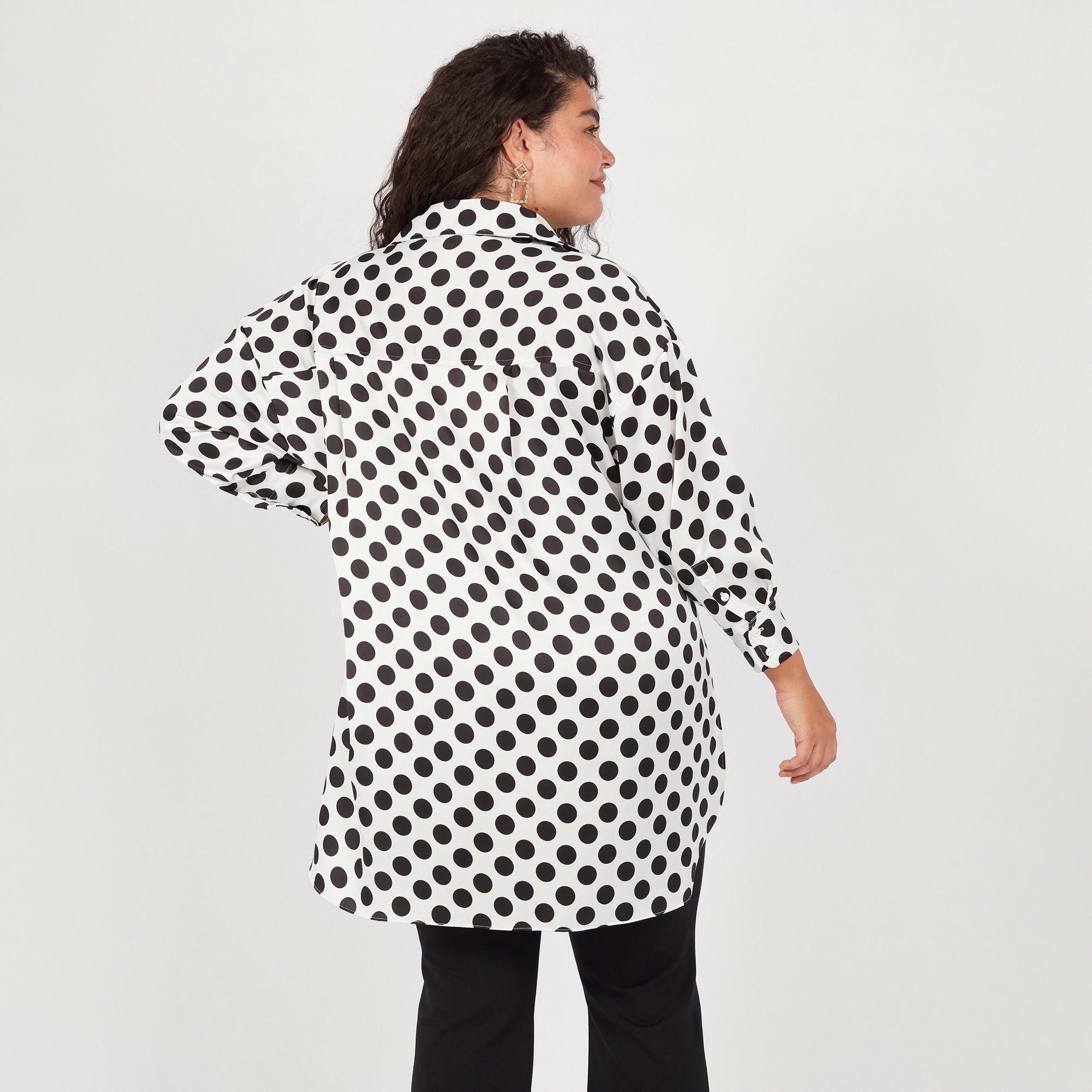 تونيك منقط بأطراف غير مستوية وأكمام طويلة-women-clothing-shirtsandblouses-blouses-image-4