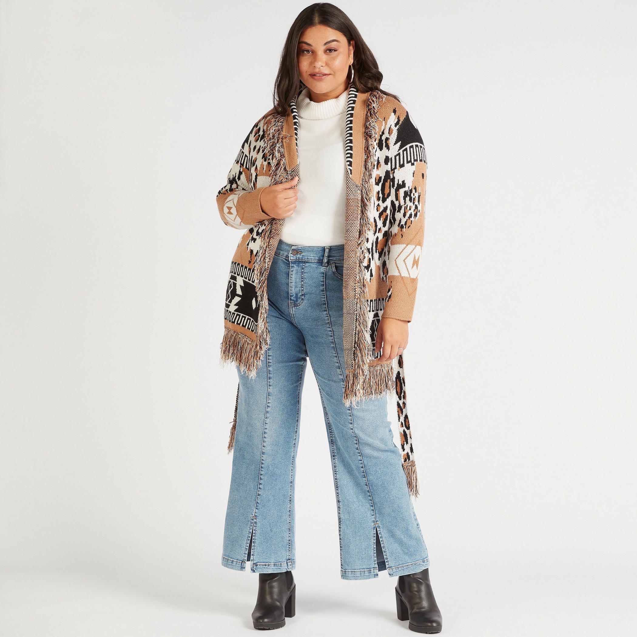 بنطلون جينز بخصر متوسّط الارتفاع وفتحات أماميّة وجيوب من لي كوبر-women-clothing-bottoms-jeans-image-2