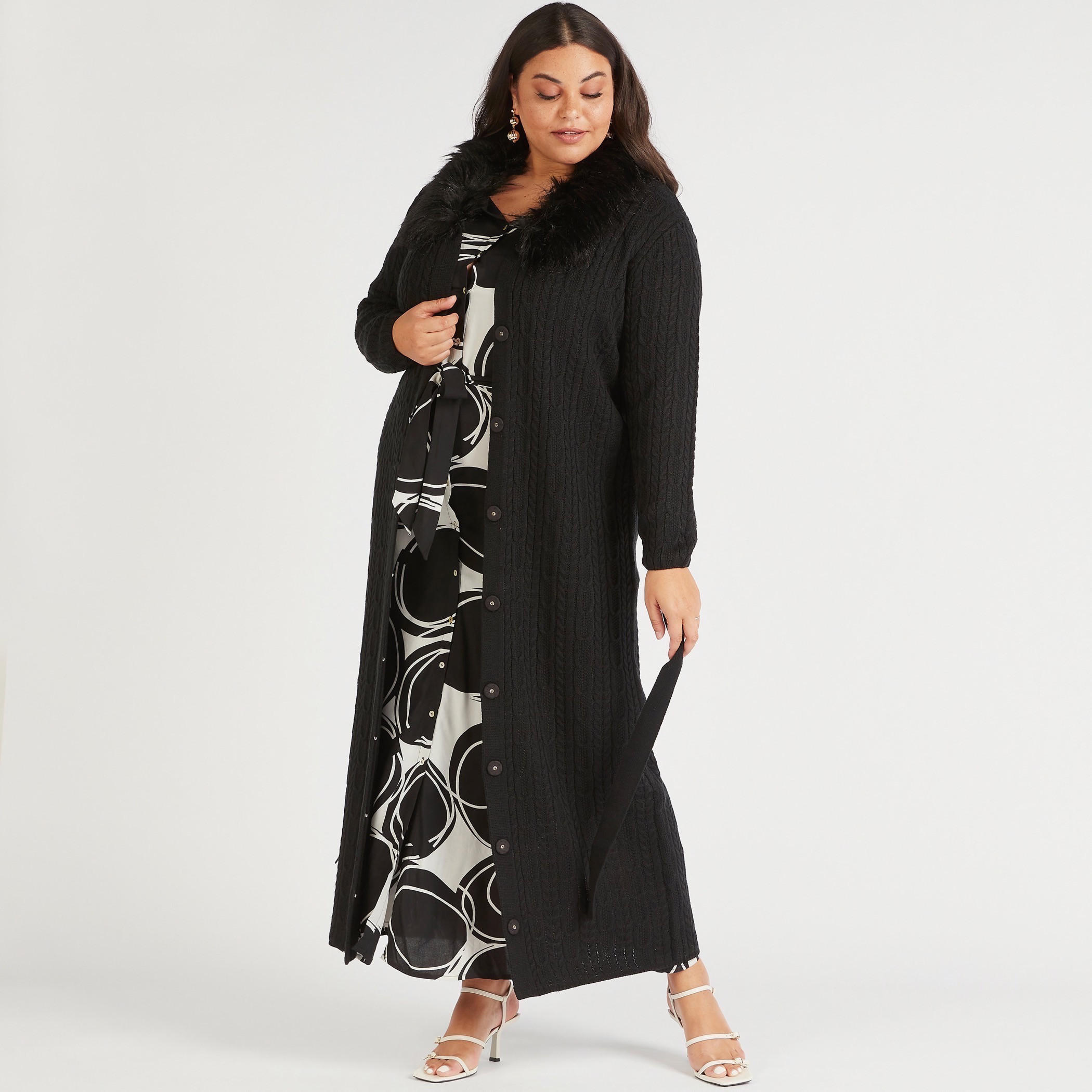 سترة طويلة بارزة الملمس بتفاصيل فرو وأربطة على الخصر-women-winterwear-cardigansandjumpers-cardigans-image-1
