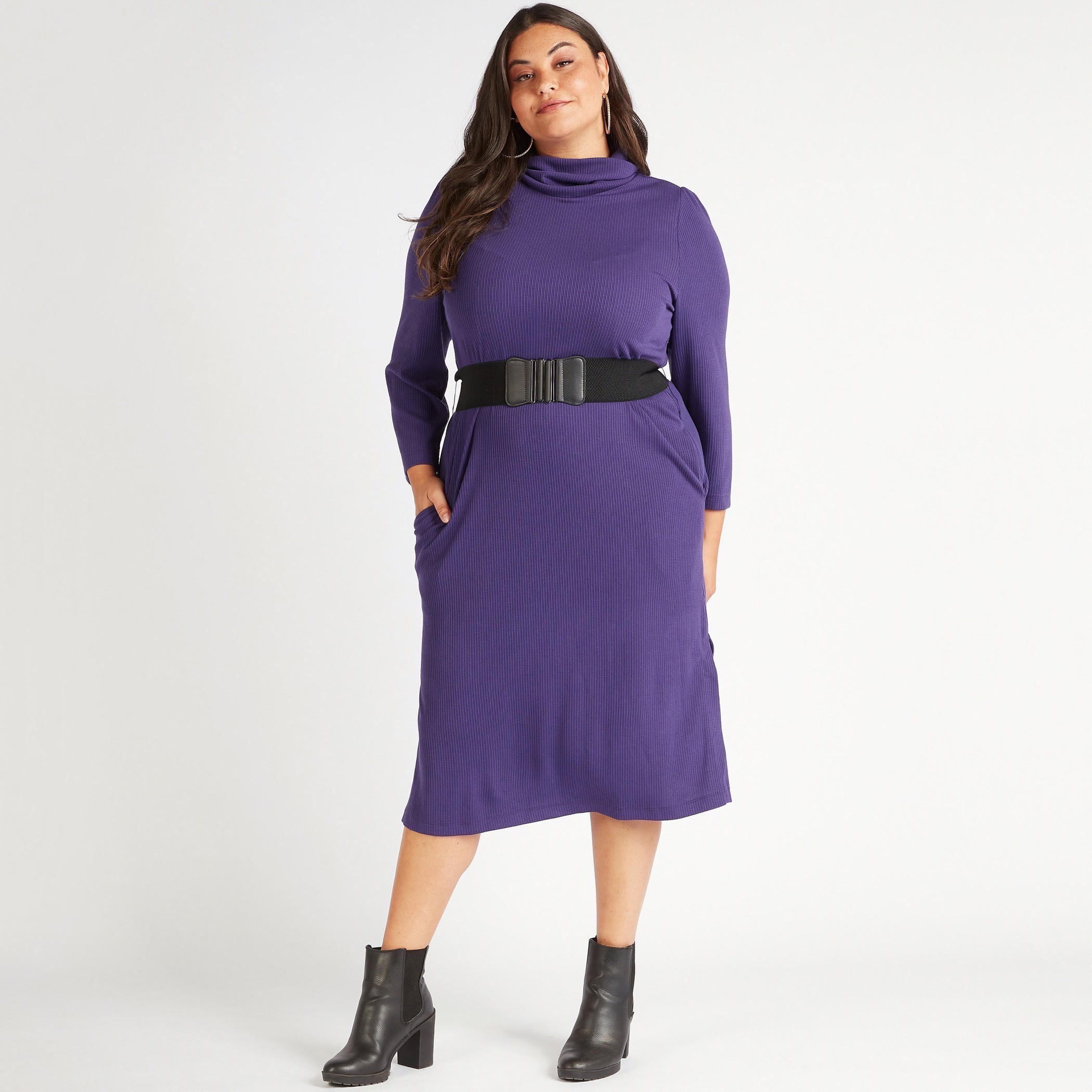 فستان ميدي واسع بارز الملمس بياقة عالية وتفاصيل فتجات جانبية وحزام-women-clothing-dresses-image-1