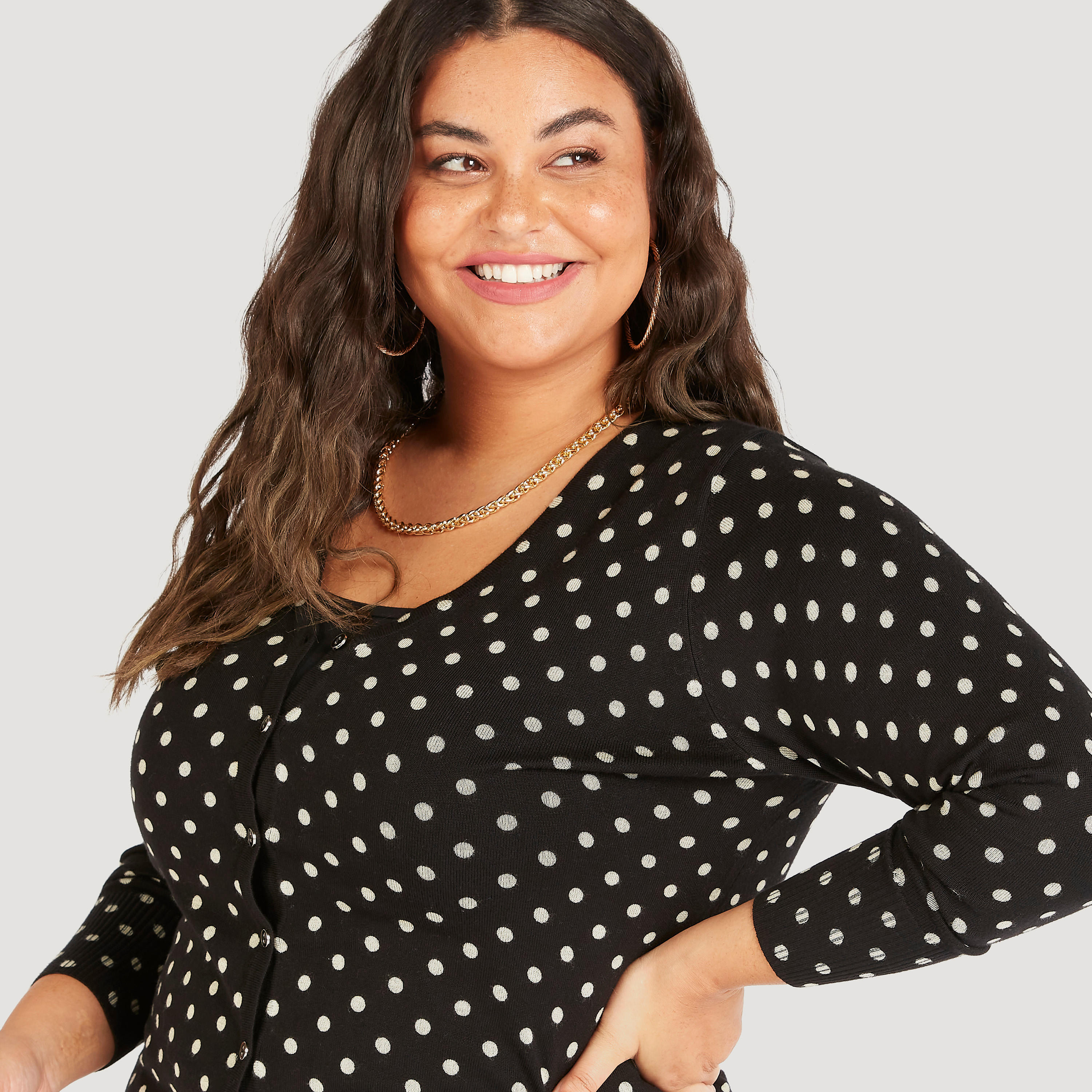 كارديجان بياقة V وزر إغلاق وطبعات منقطّة-women-winterwear-cardigansandjumpers-cardigans-image-3