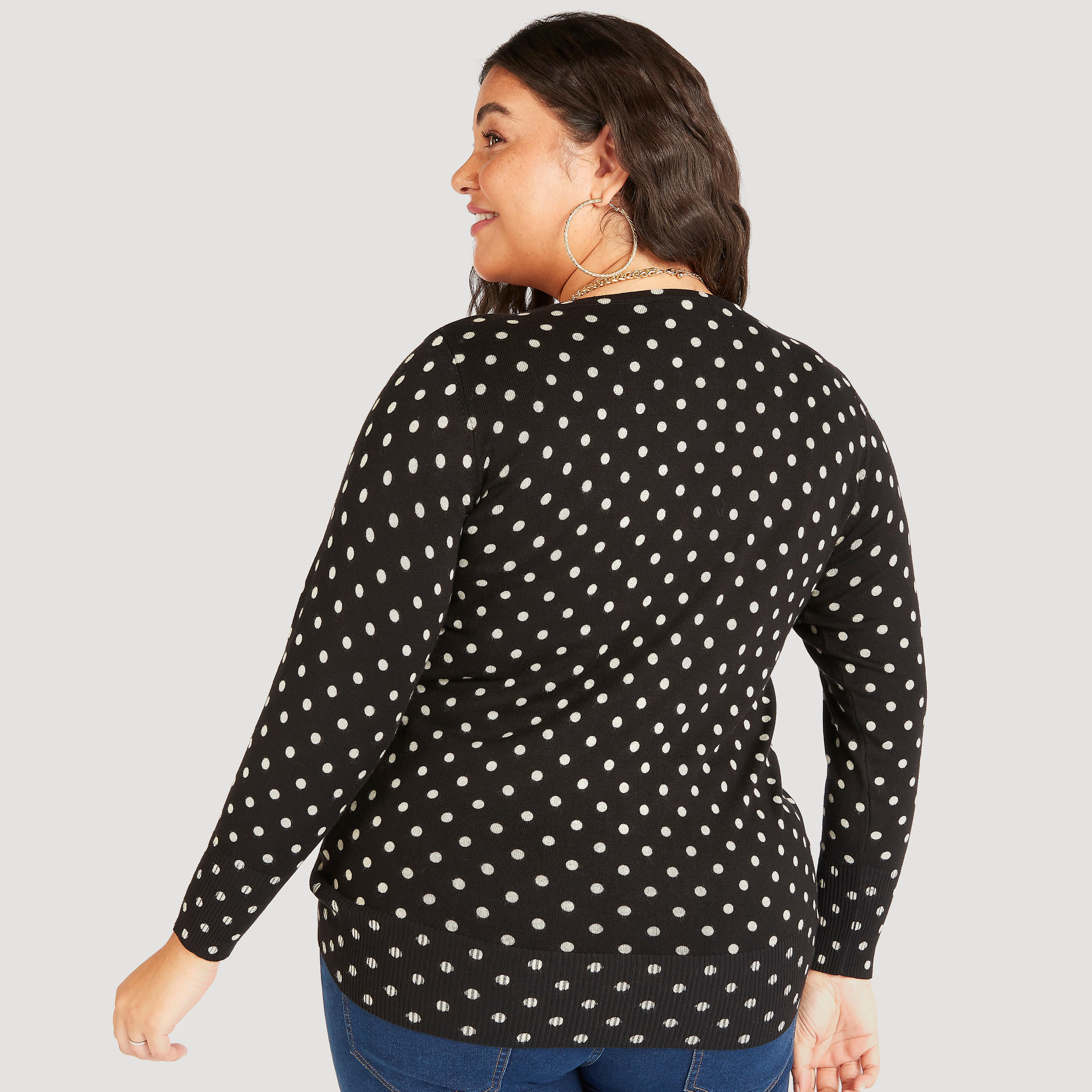 كارديجان بياقة V وزر إغلاق وطبعات منقطّة-women-winterwear-cardigansandjumpers-cardigans-image-4