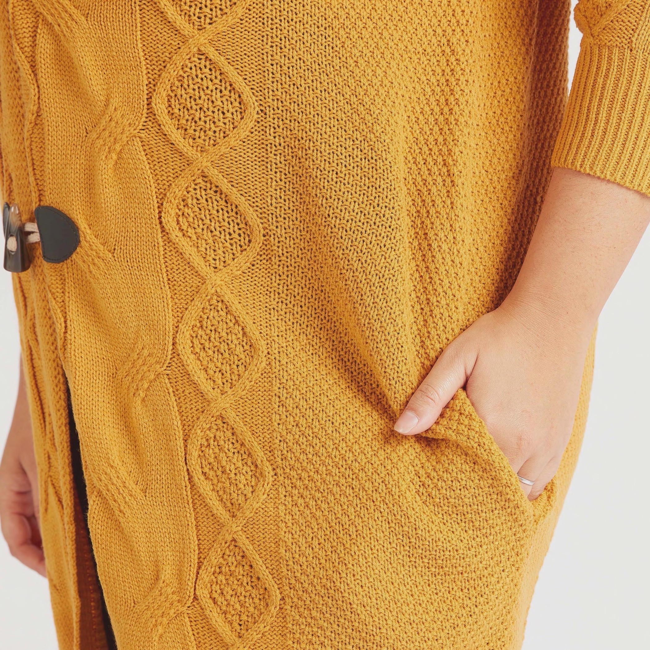 كارديجان بغرز متداخلة وقبّعة وأربطة متداخلة-women-winterwear-cardigansandjumpers-cardigans-image-5