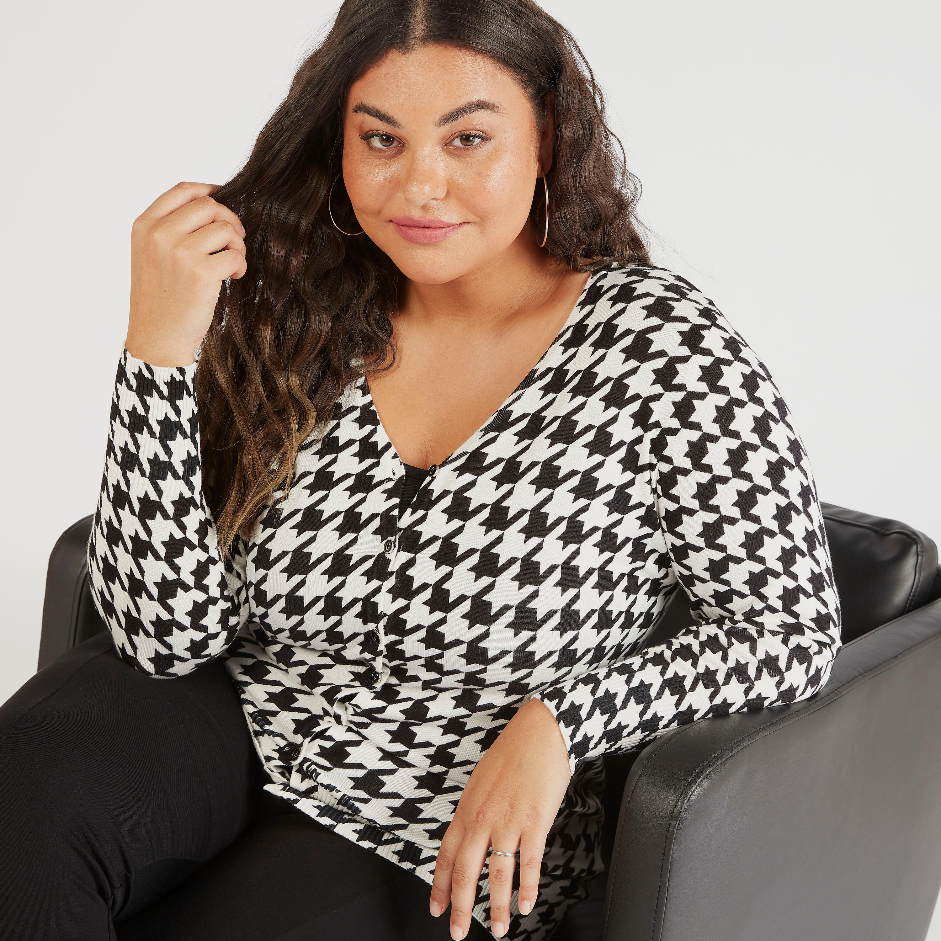 كارديجان بياقة V وأزرار إغلاق وطبعات-women-winterwear-cardigansandjumpers-cardigans-image-6