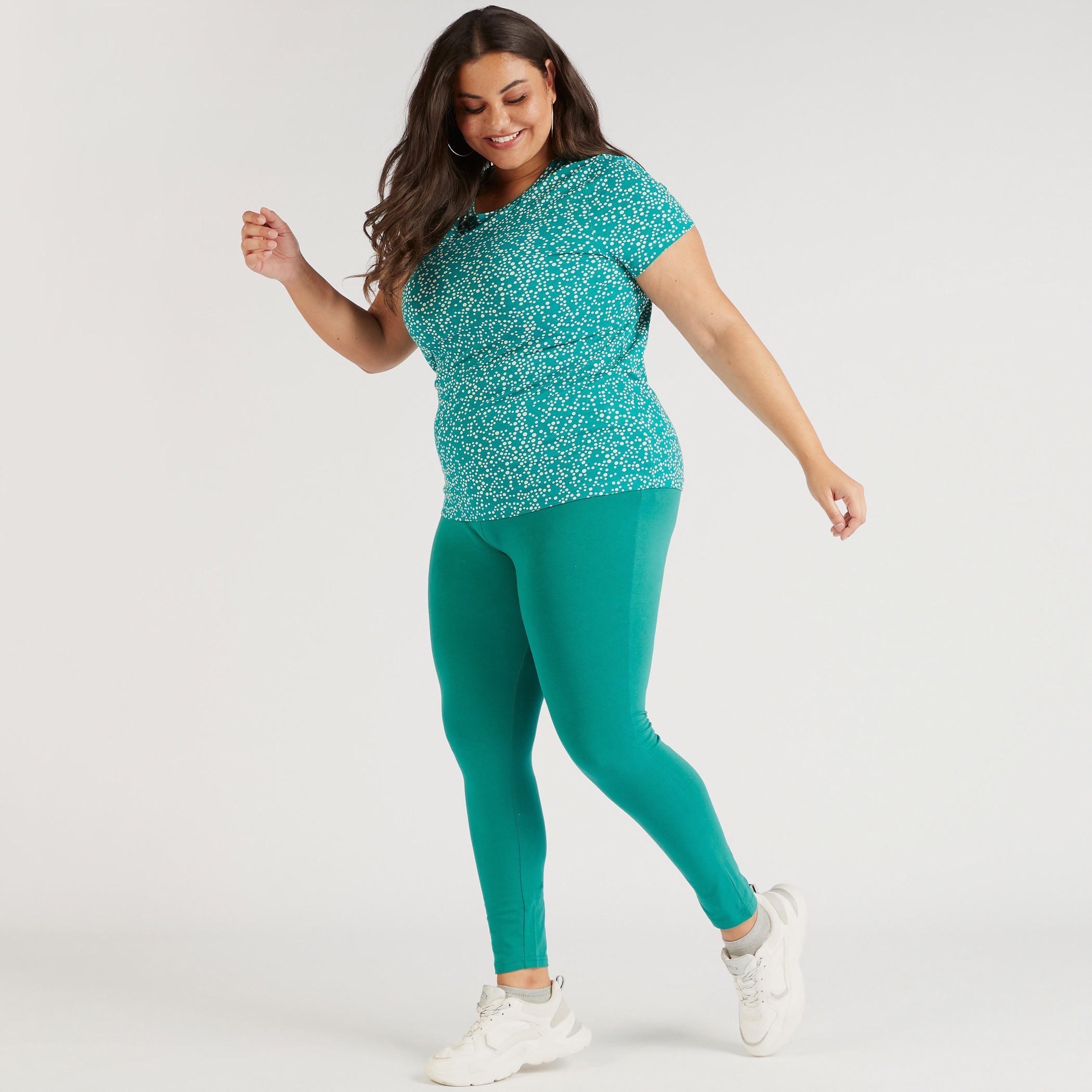 تيشيرت بياقة مستديرة وأكمام قصيرة وطبعات-women-clothing-tshirts-image-2