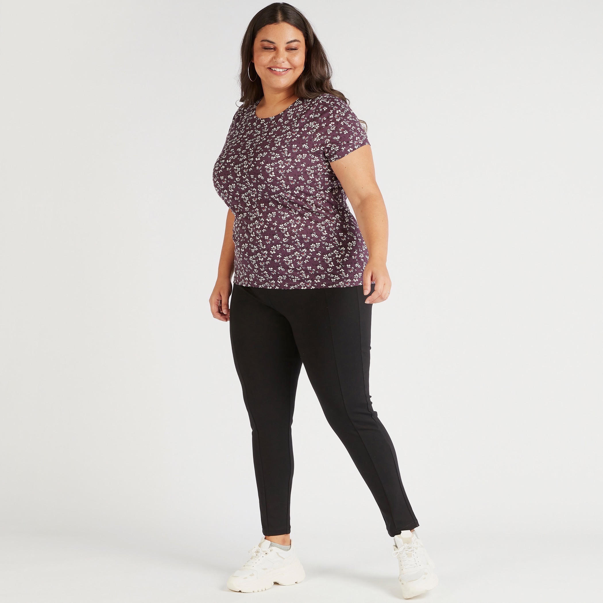 تيشيرت بياقة مستديرة وأكمام قصيرة وطبعات أزهار-women-clothing-tshirts-image-2