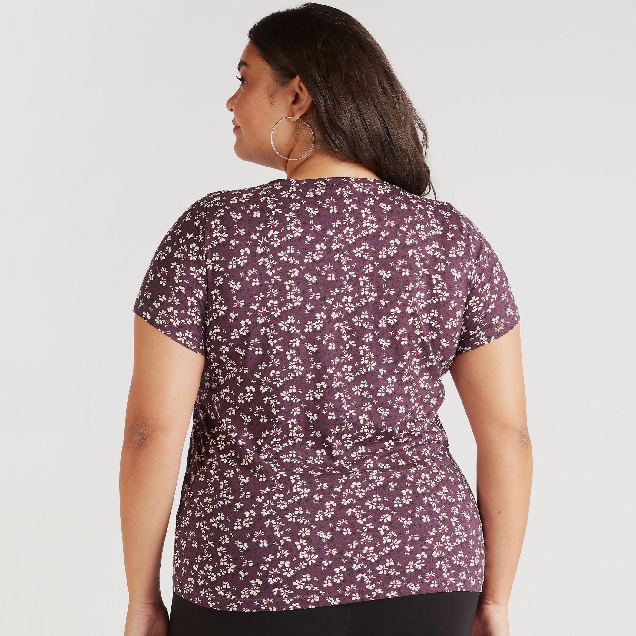 تيشيرت بياقة مستديرة وأكمام قصيرة وطبعات أزهار-women-clothing-tshirts-image-4