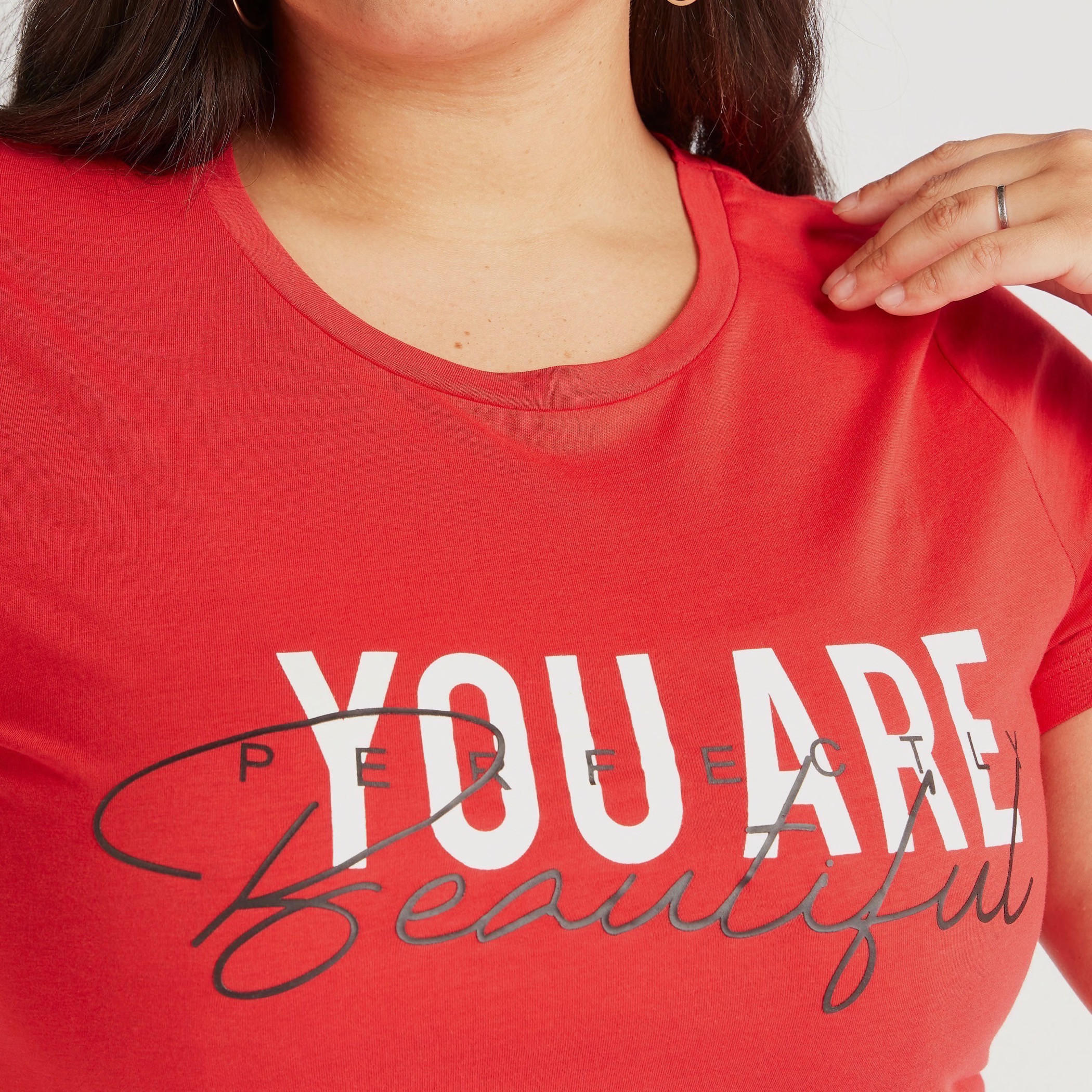 تيشيرت بياقة مستديرة وأكمام قصيرة وطبعات-women-clothing-tshirts-image-2