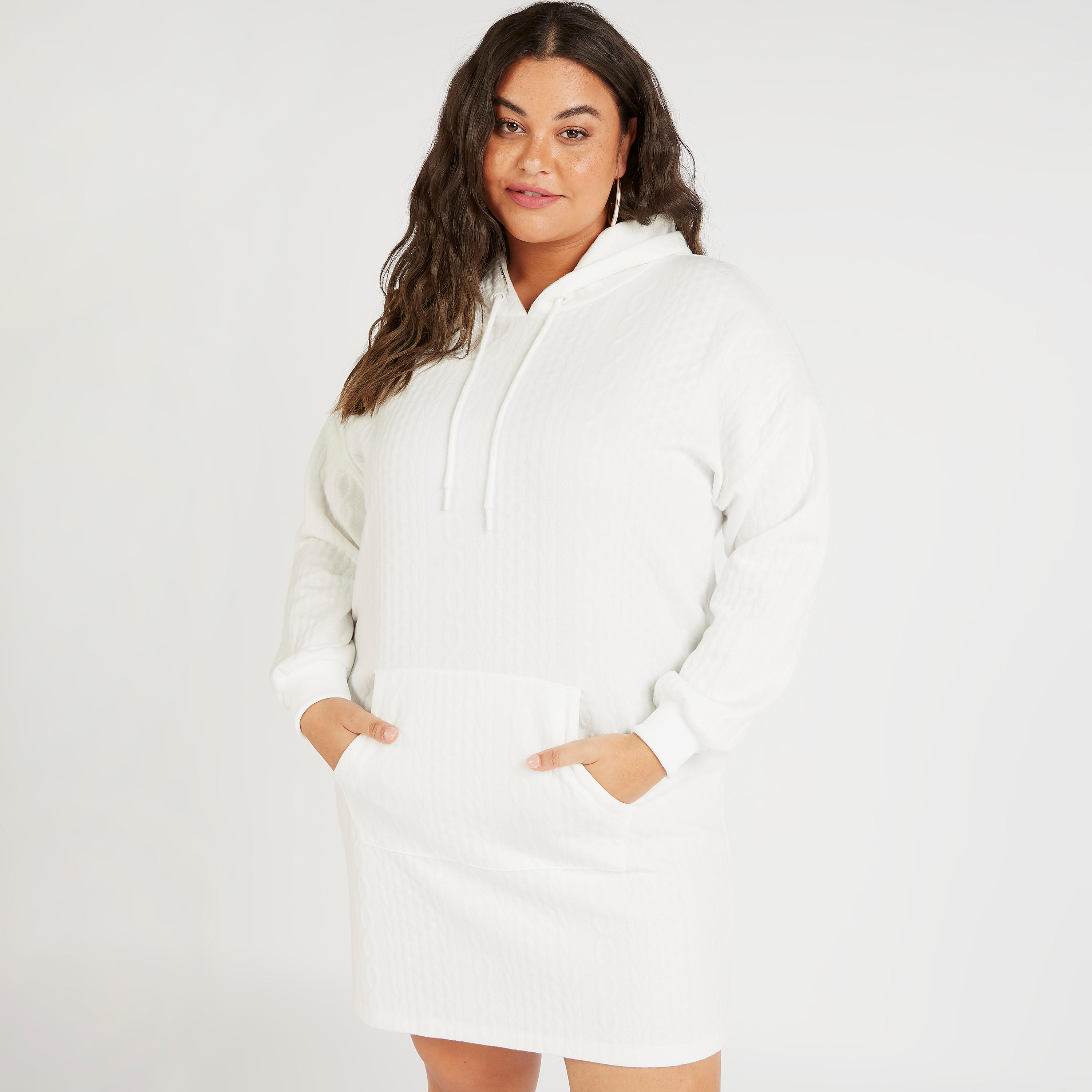 فستان جامبر قصير بارز الملمس بجيوب كنغر-women-clothing-dresses-image-1