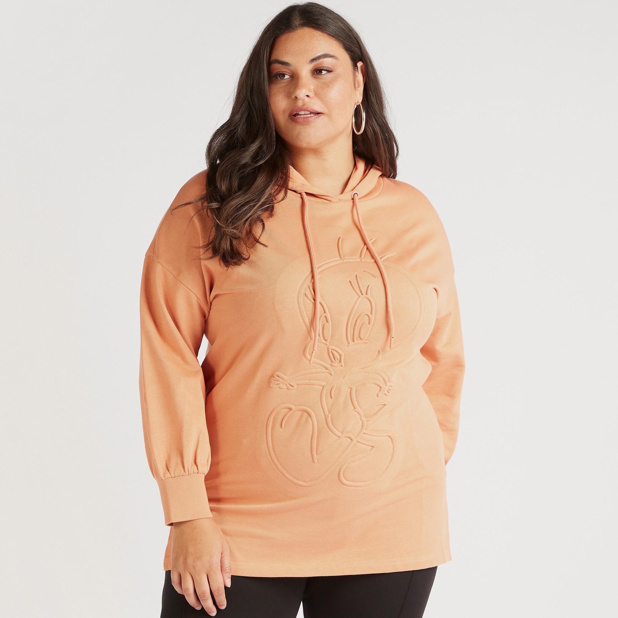 سويت شيرت بقبعة ونقوش تويتي وأكمام طويلة-women-winterwear-hoodiesandsweatshirts-sweatshirts-image-1