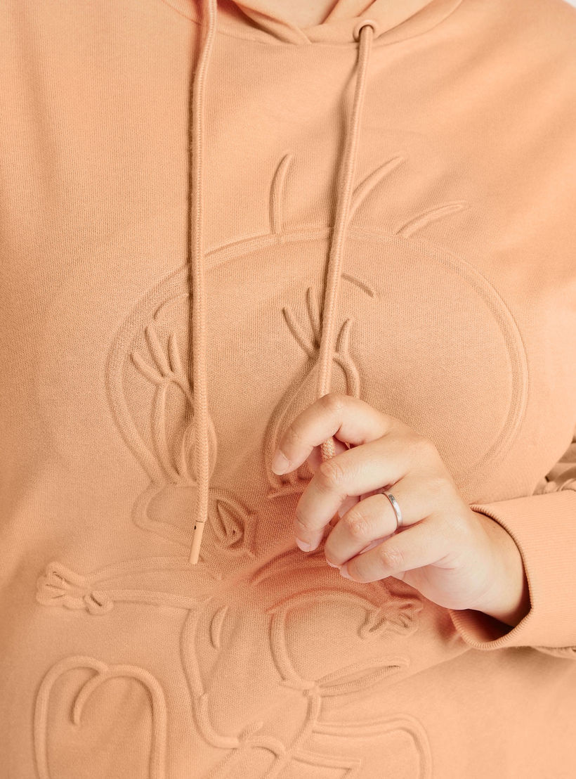 سويت شيرت بقبعة ونقوش تويتي وأكمام طويلة-women-winterwear-hoodiesandsweatshirts-sweatshirts-image-3