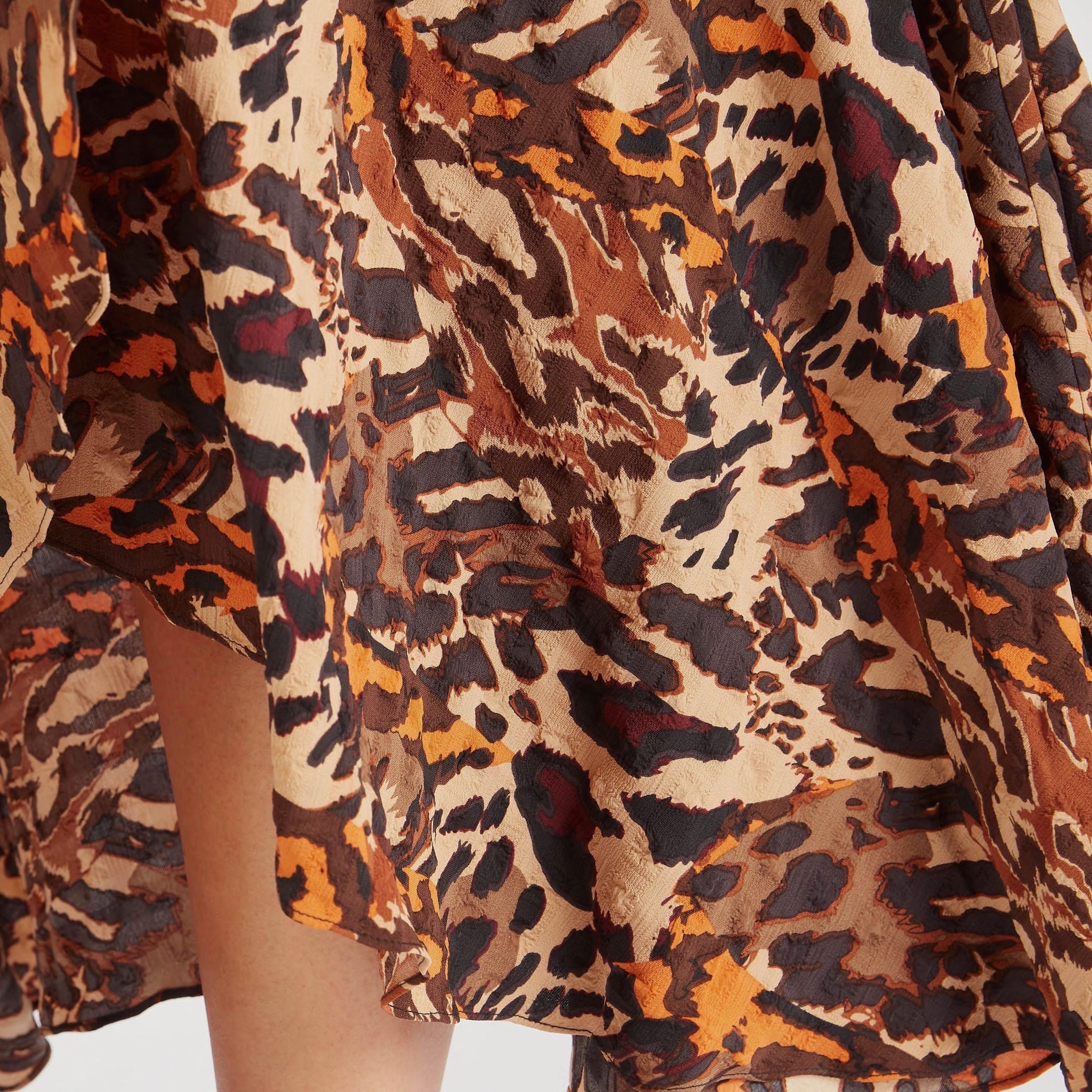 فستان ميدي ملفوف بطبعات حيوانات وأكمام طويلة-women-clothing-dresses-image-5