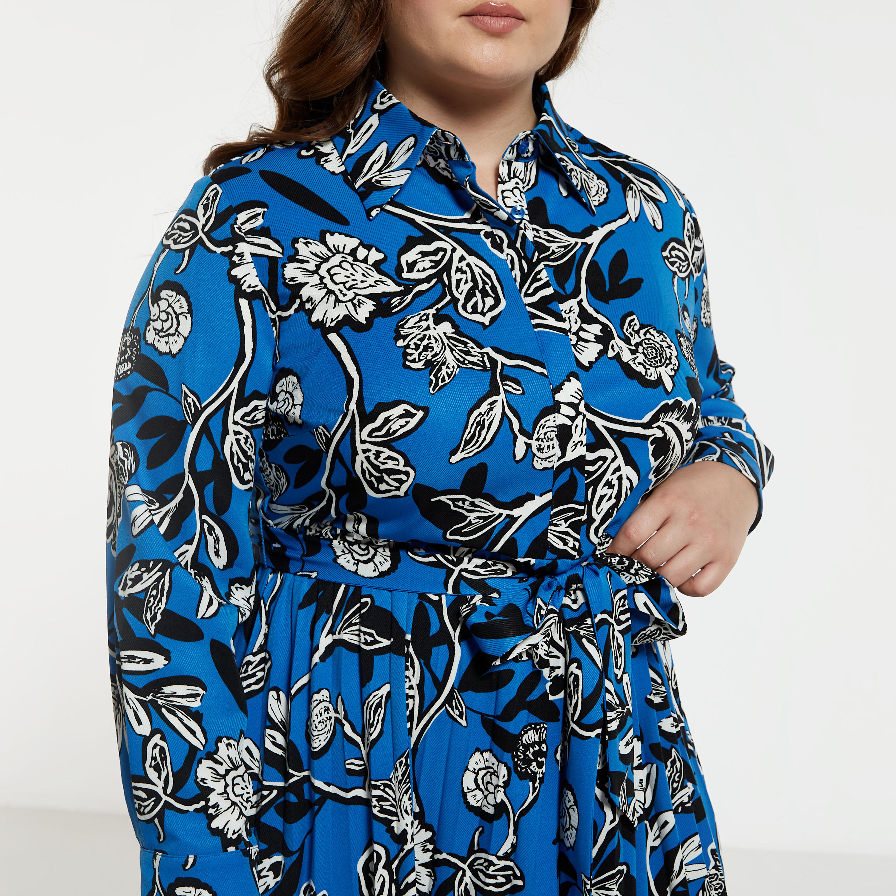 فستان قميص طويل مقاس كبير بأكمام طويلة وحزام رباط وطبعات زهرية-women-clothing-dresses-image-4