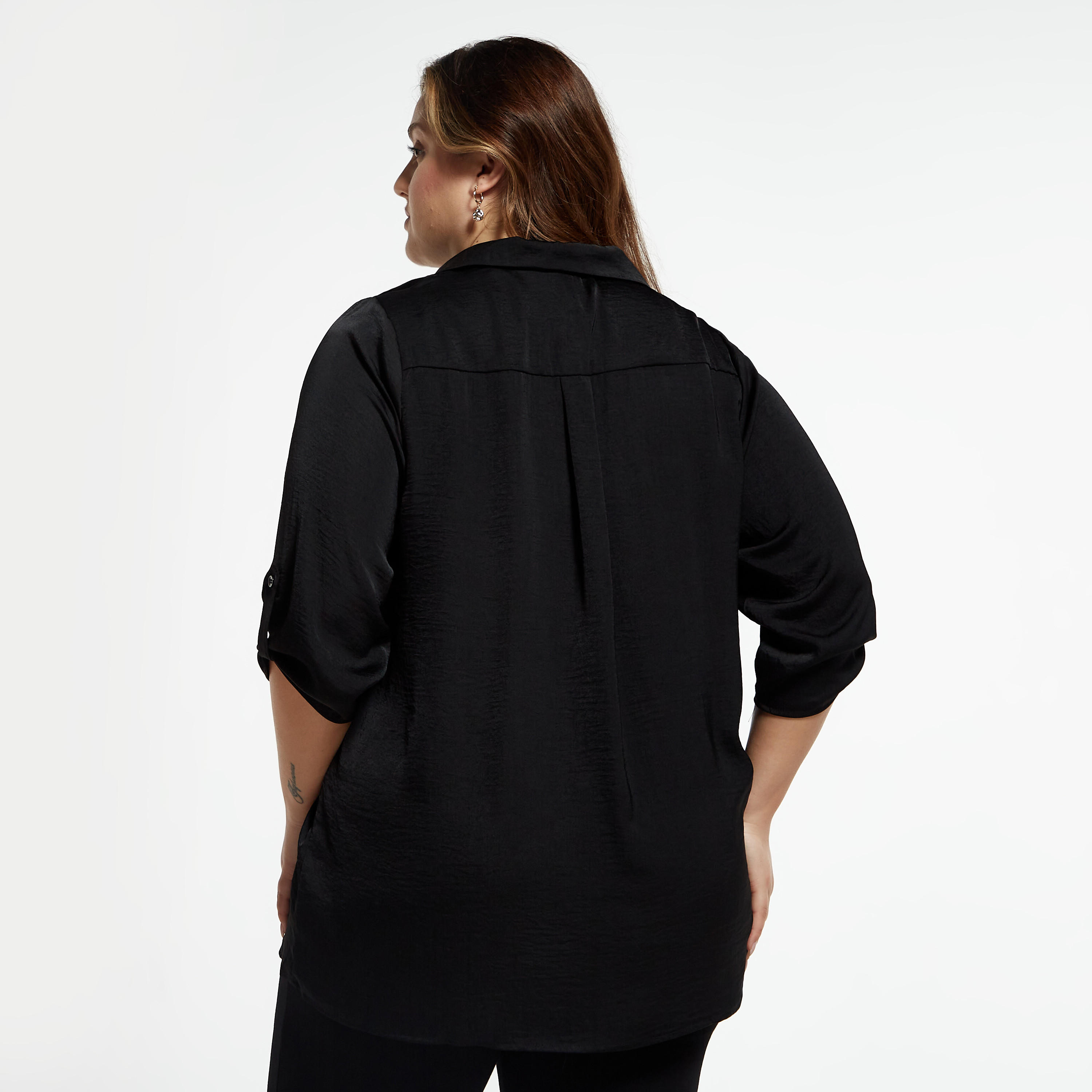 بلوزة مقاس كبير سادة بياقة عادية وأكمام ملفوفة للأعلى-women-clothing-shirtsandblouses-blouses-image-3