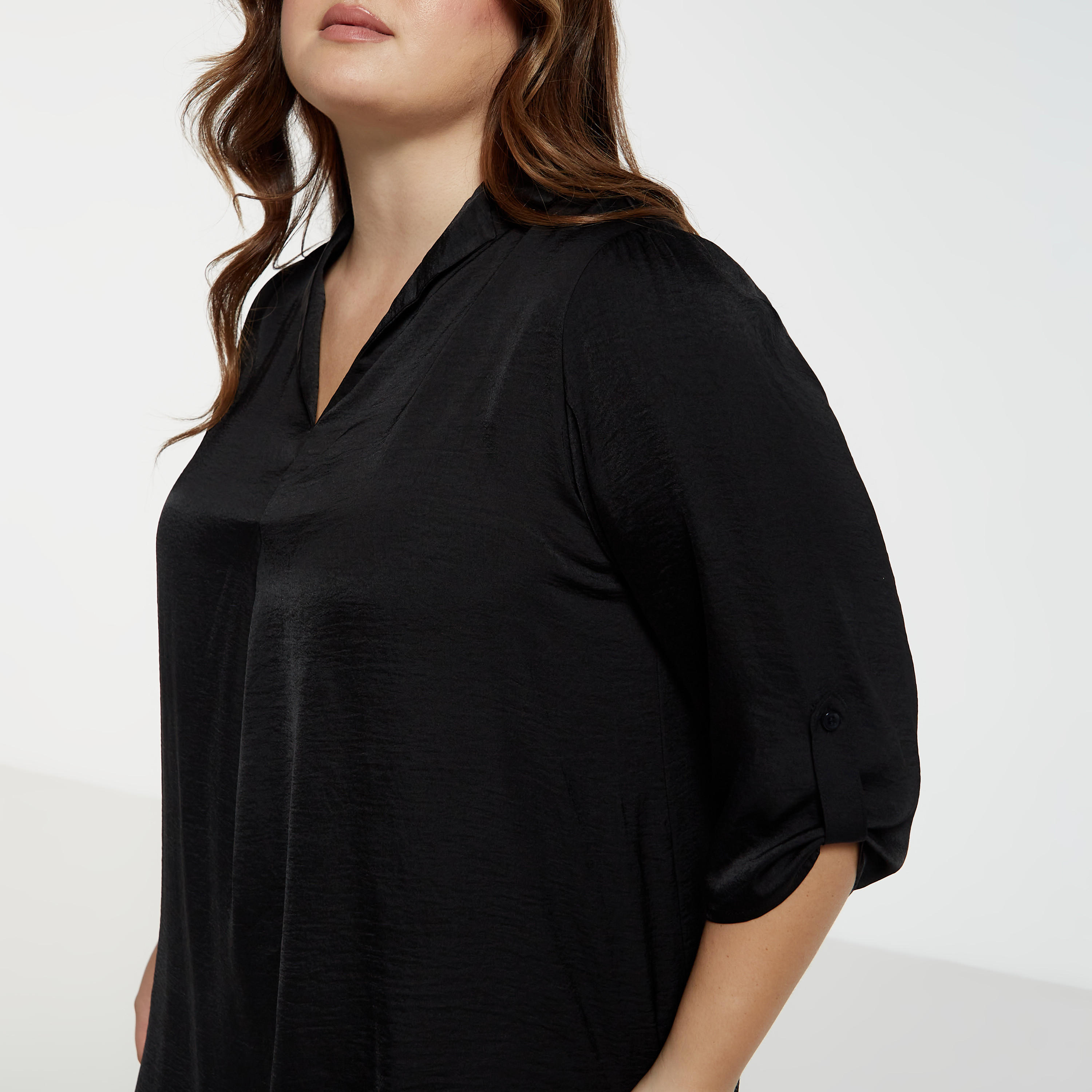 بلوزة مقاس كبير سادة بياقة عادية وأكمام ملفوفة للأعلى-women-clothing-shirtsandblouses-blouses-image-4