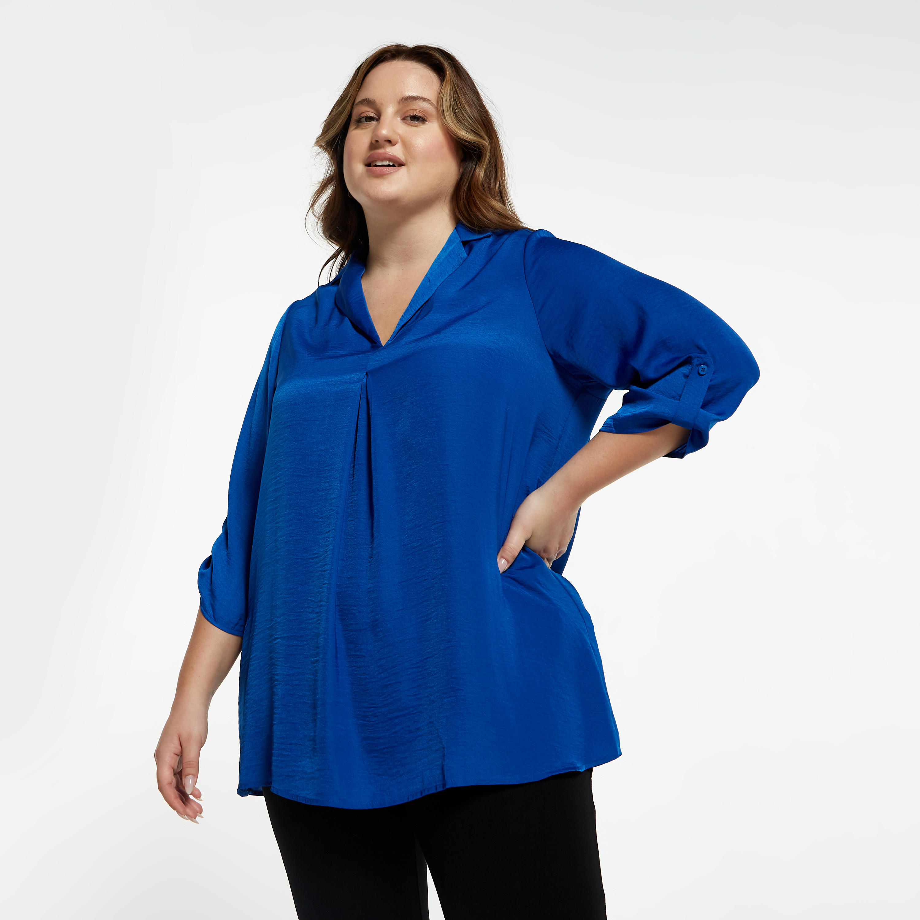 بلوزة مقاس كبير سادة بياقة عادية وأكمام ملفوفة للأعلى-women-clothing-shirtsandblouses-blouses-image-5