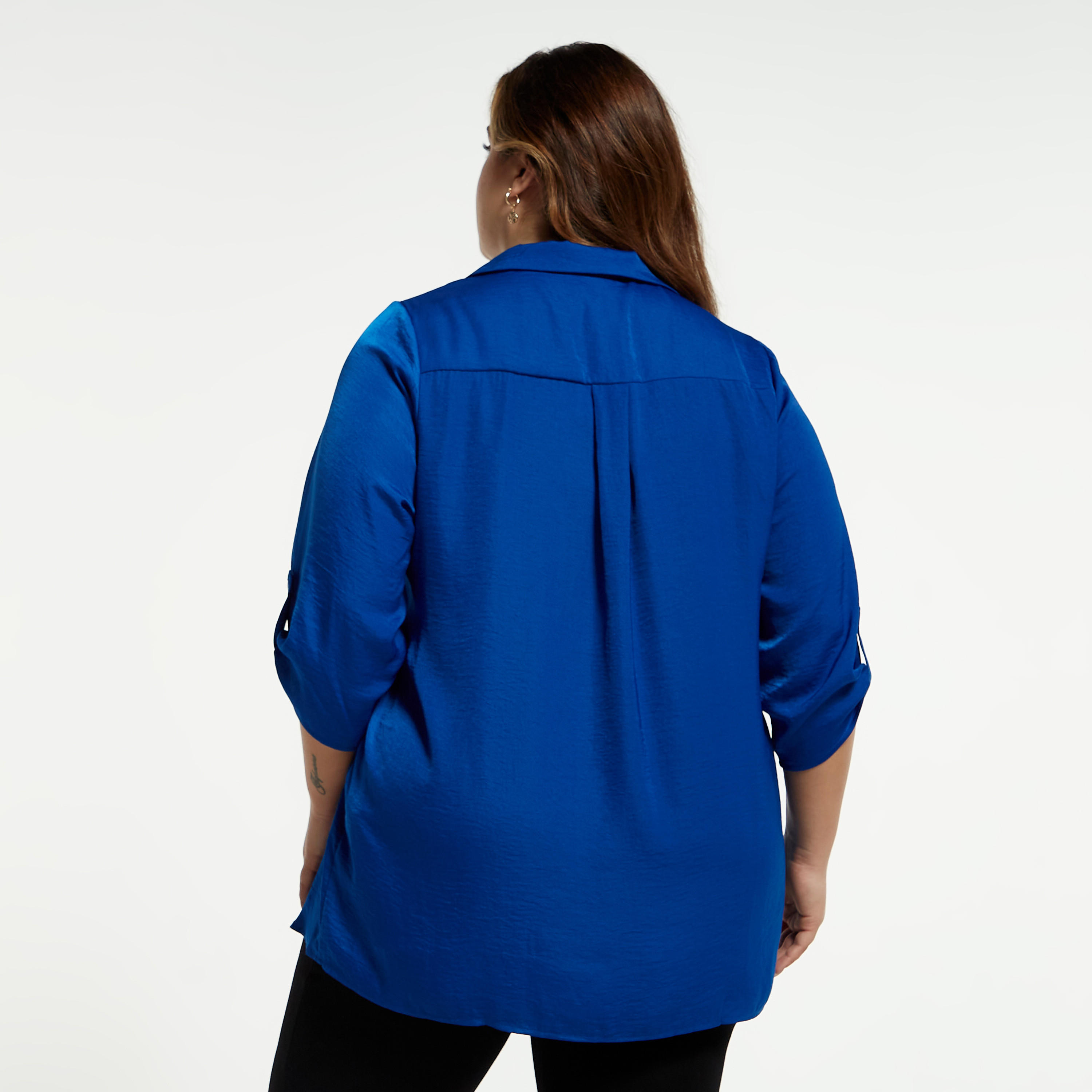 بلوزة مقاس كبير سادة بياقة عادية وأكمام ملفوفة للأعلى-women-clothing-shirtsandblouses-blouses-image-7
