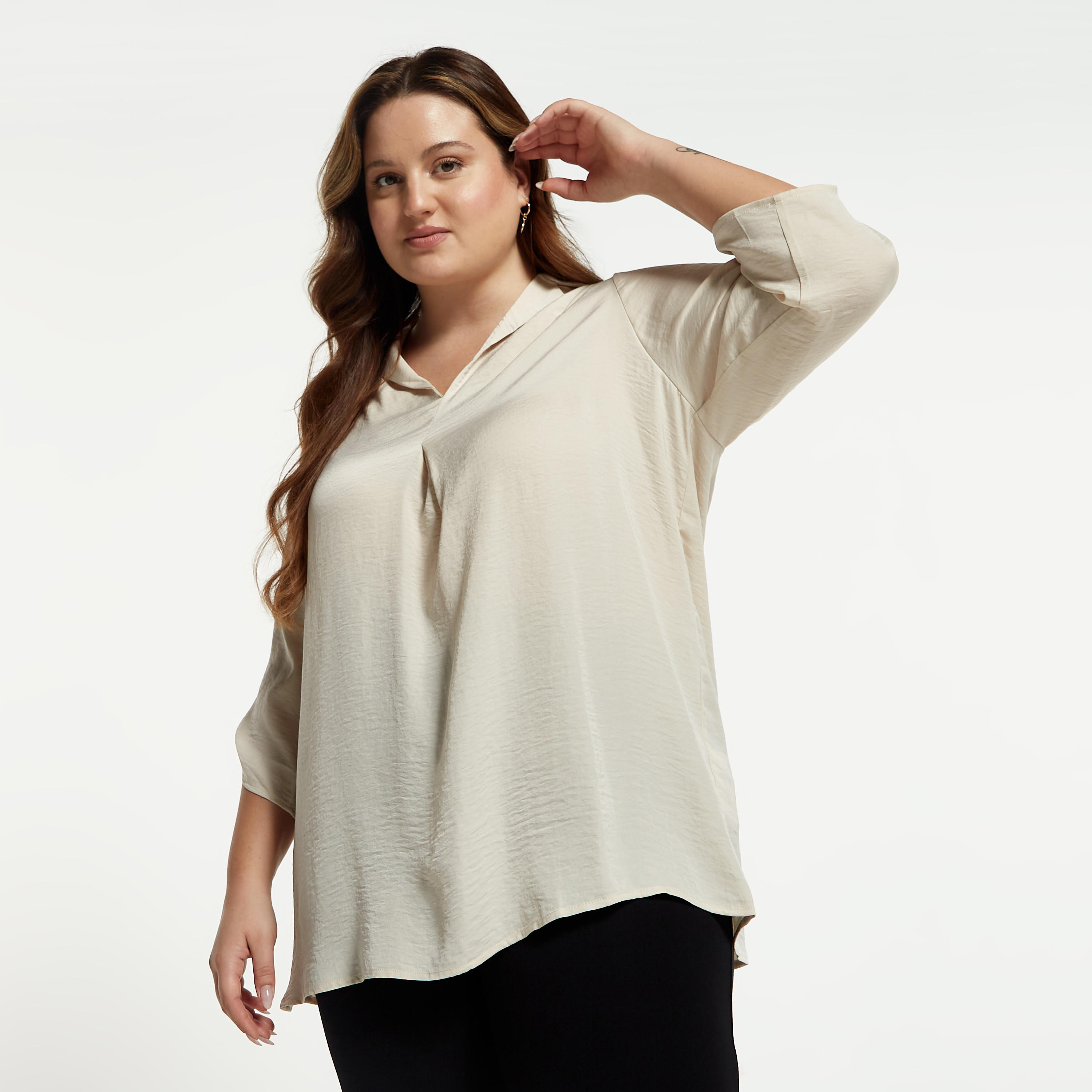بلوزة مقاس كبير سادة بياقة عادية وأكمام ملفوفة للأعلى-women-clothing-shirtsandblouses-blouses-image-9