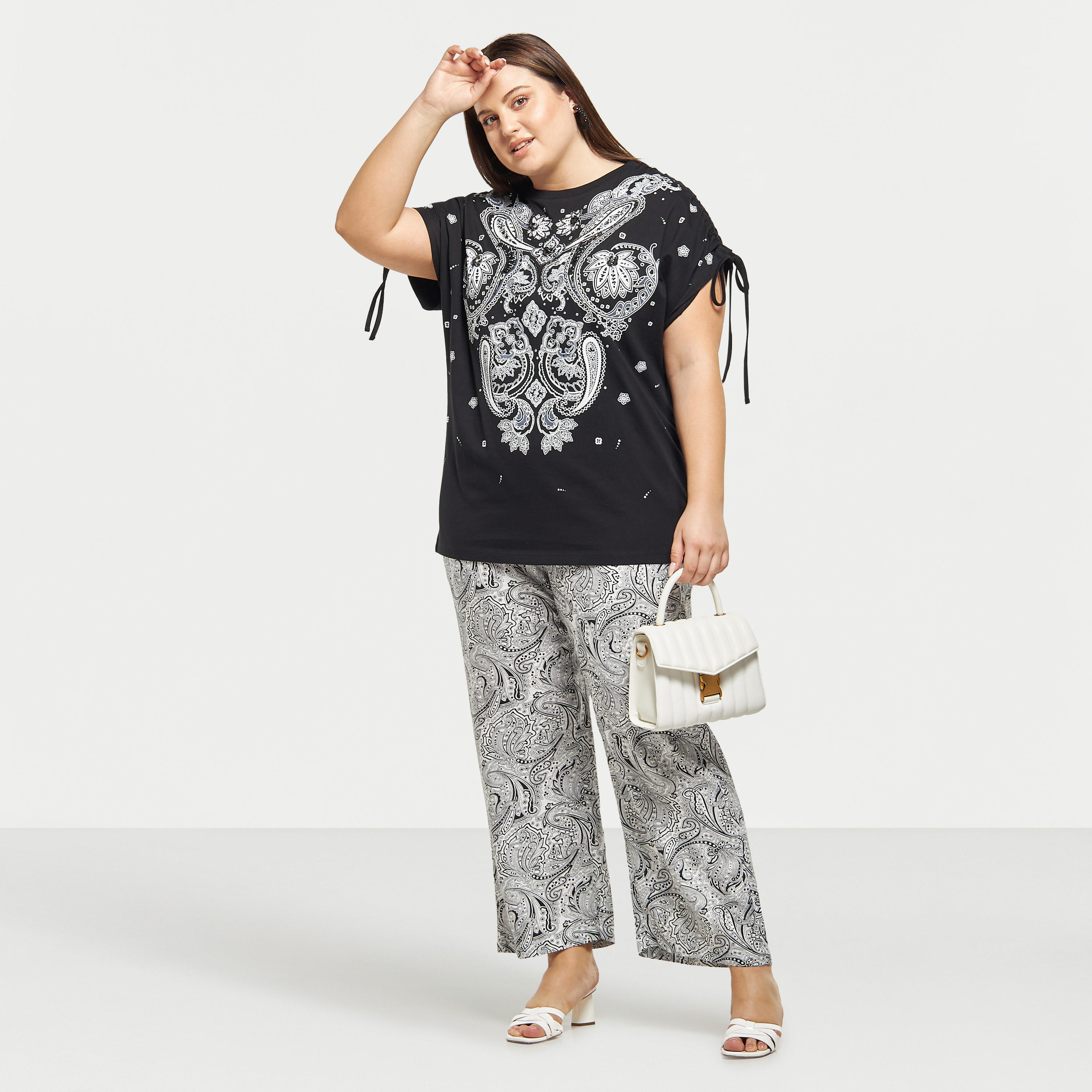 بلوزة مقاس كبير مطرزة بياقة ضيّقة ورباط -women-clothing-tshirts-image-2