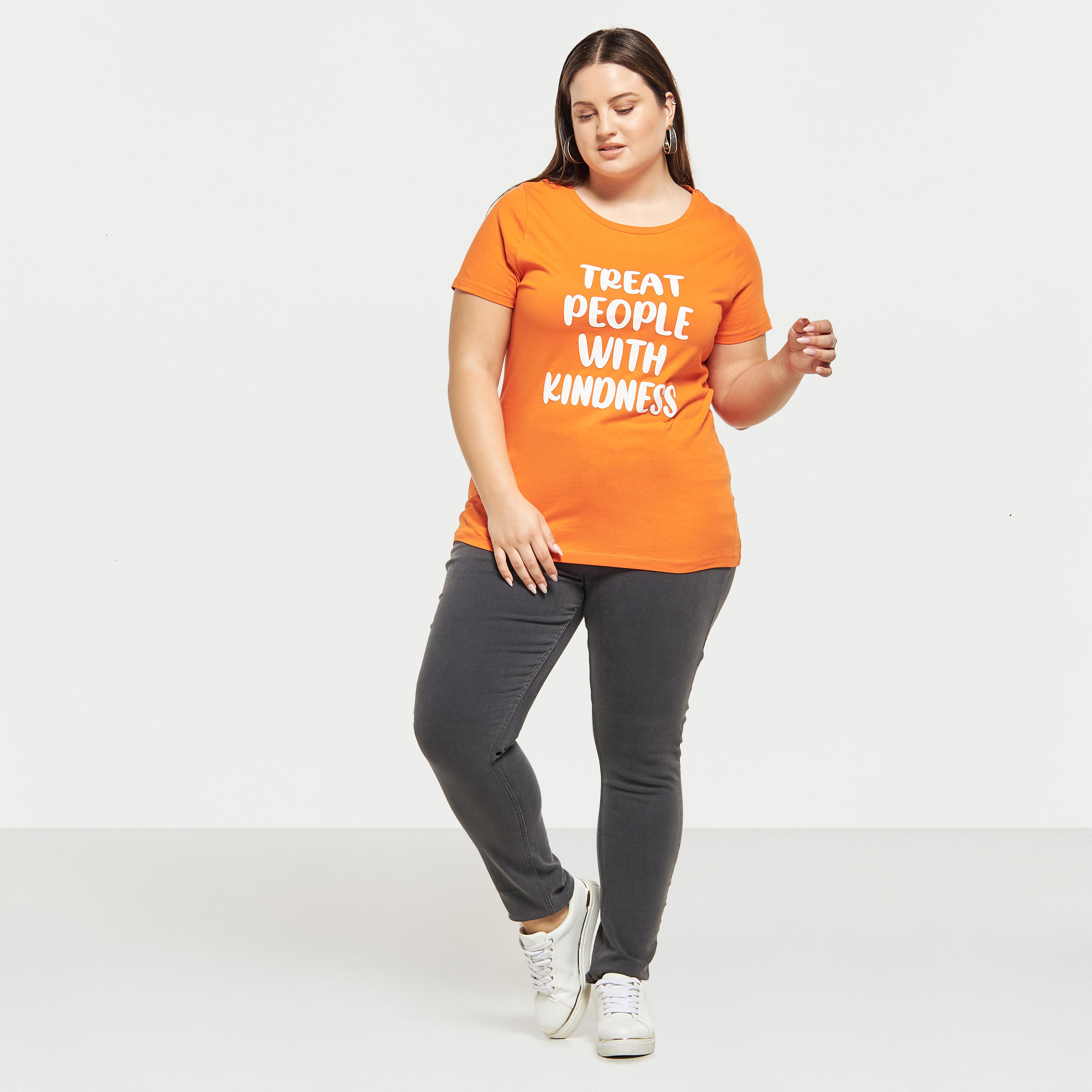 تيشيرت مقاس كبير بياقة مستديرة وأكمام قصيرة وطبعات-women-clothing-tshirts-image-2